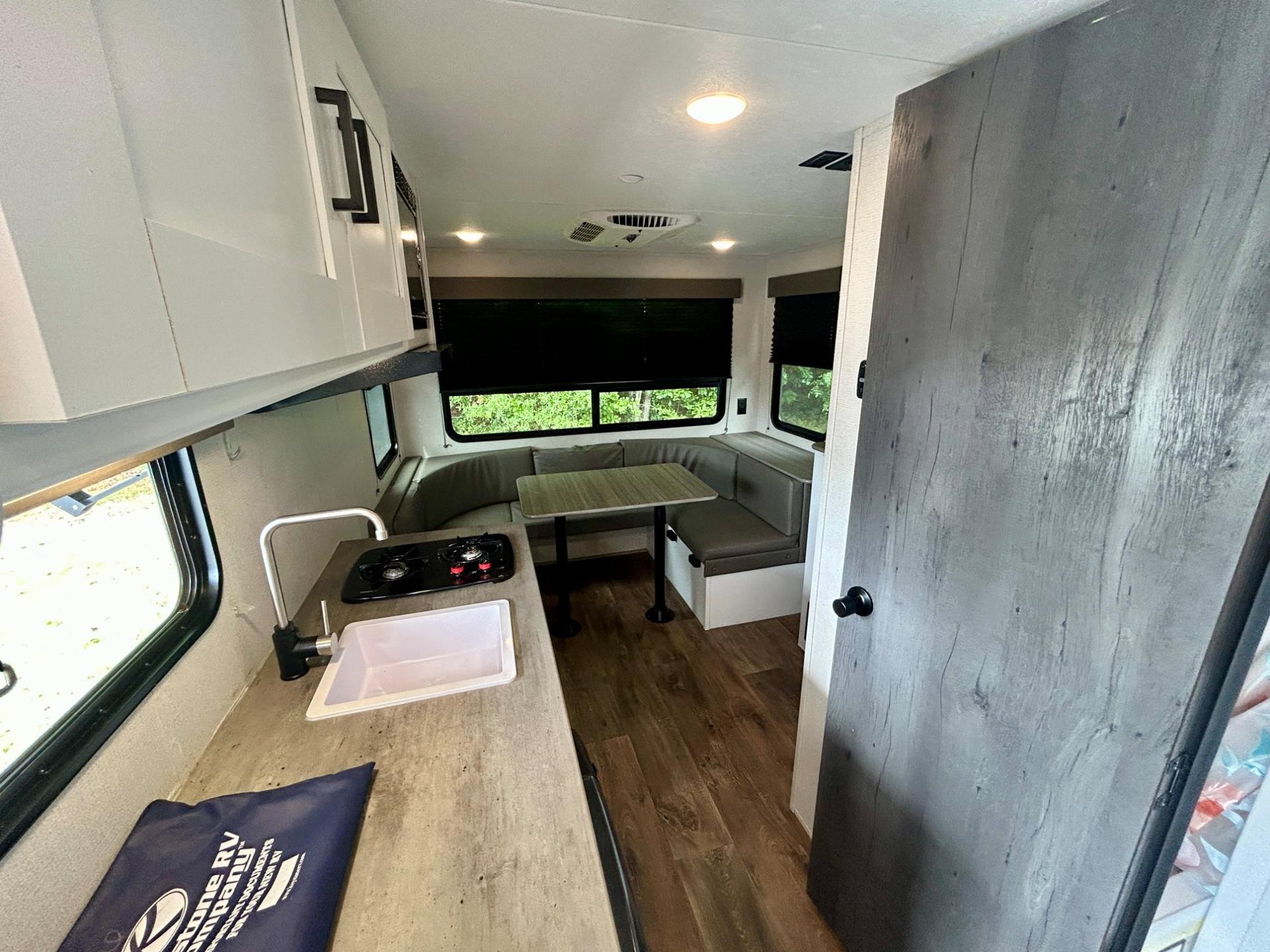 2021 Keystone RV 2021 Keystone RV Hideout - thumbnail 3