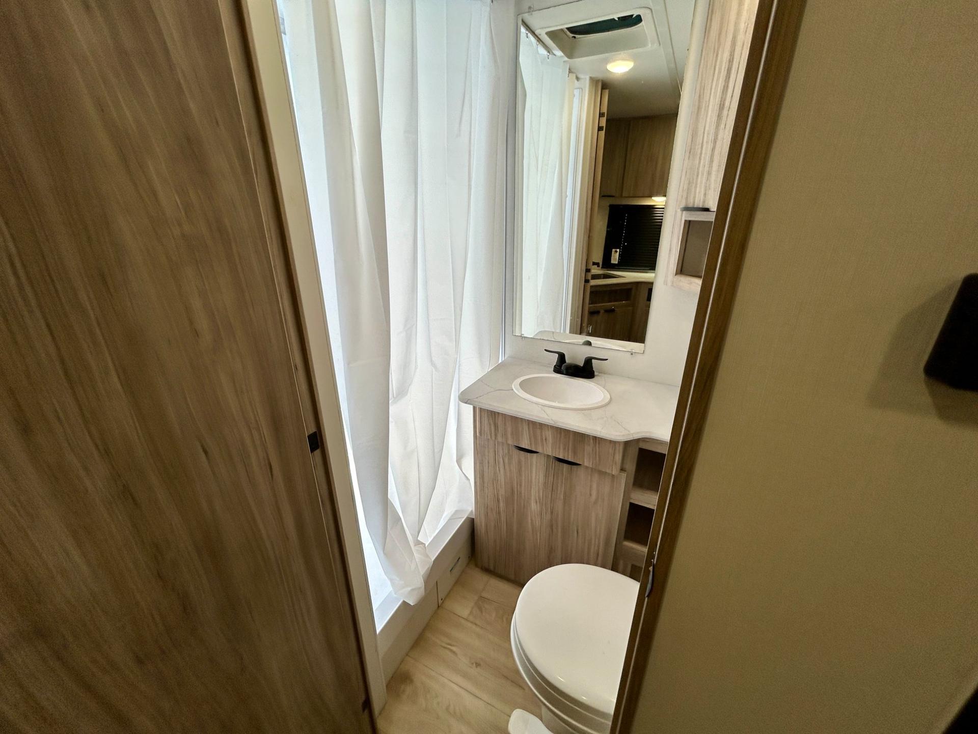 2025 Winnebago 2025 Winnebago Access - thumbnail 25