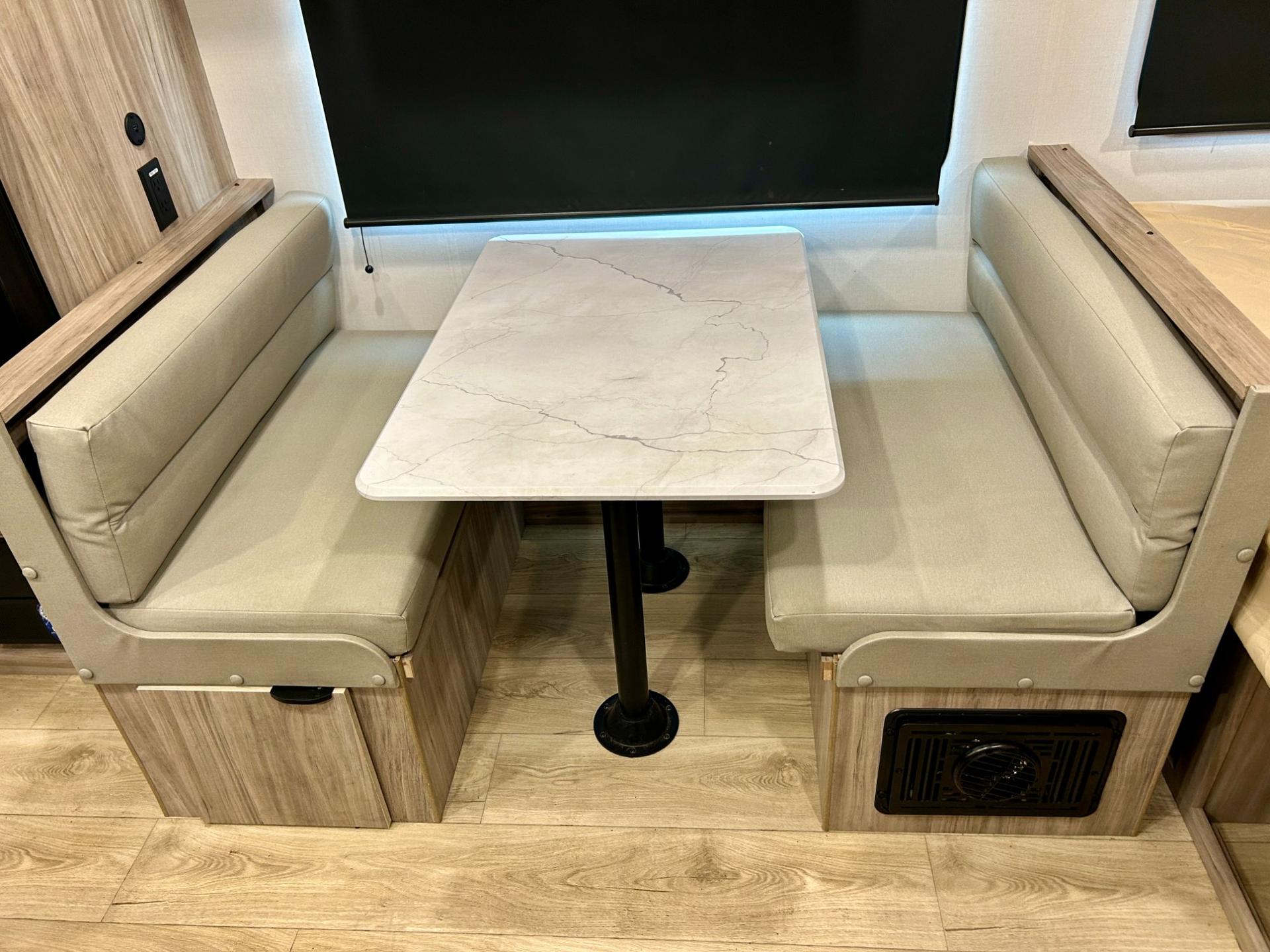 2025 Winnebago 2025 Winnebago Access - thumbnail 6