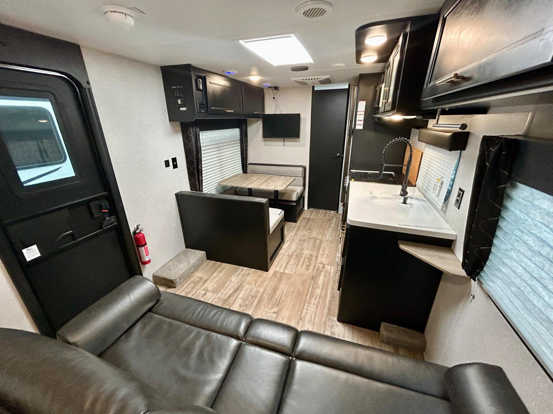 2021 Cherokee 2021 Cherokee Grey Wolf Black Label - thumbnail 4