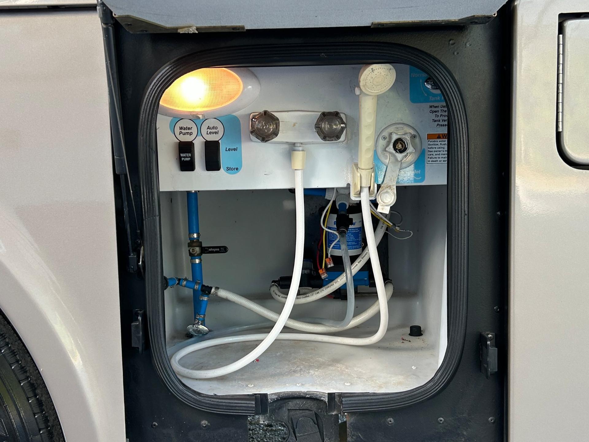 2018 Winnebago 2018 Winnebago Sunova - thumbnail 59