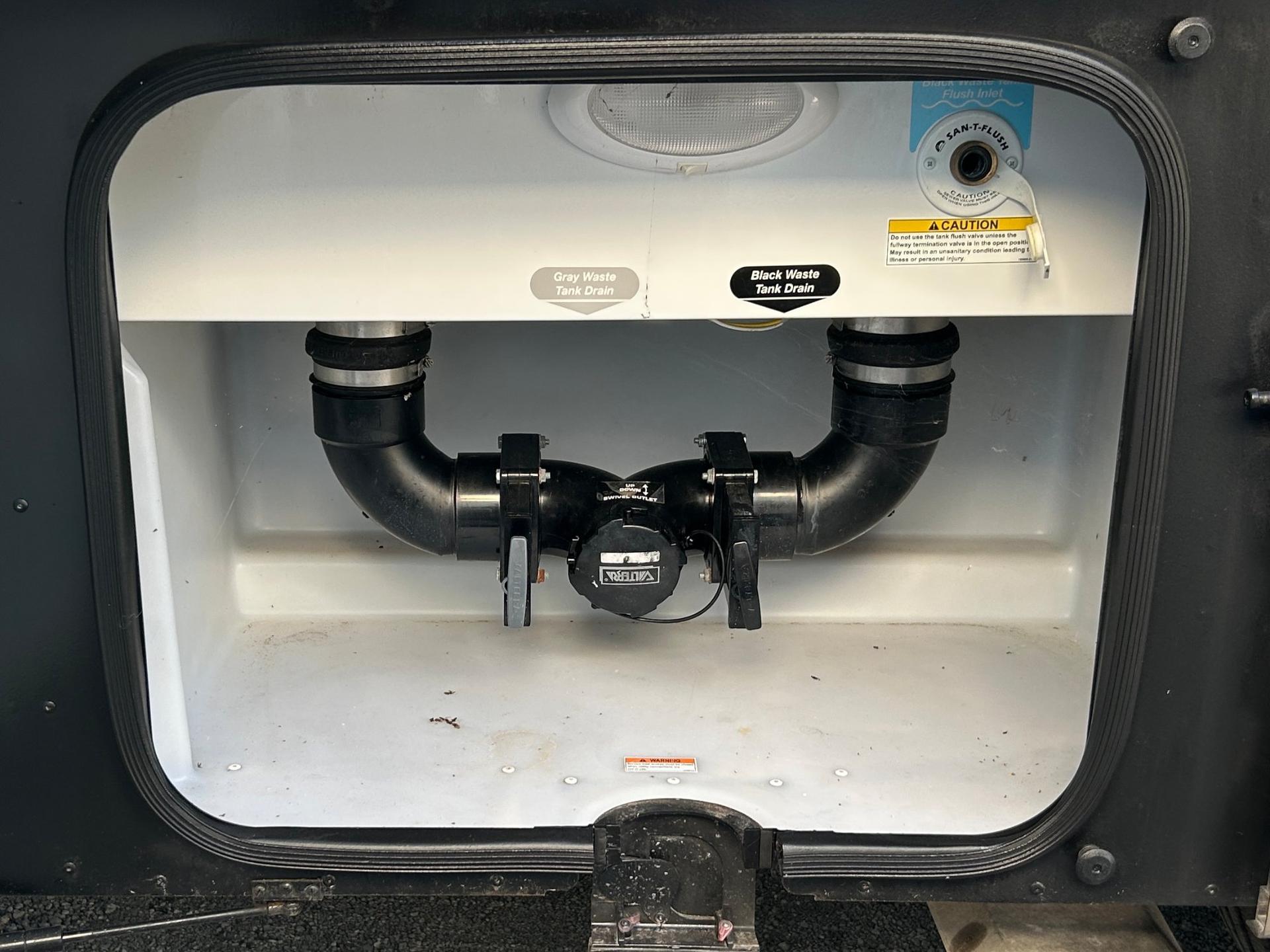 2018 Winnebago 2018 Winnebago Sunova - thumbnail 58