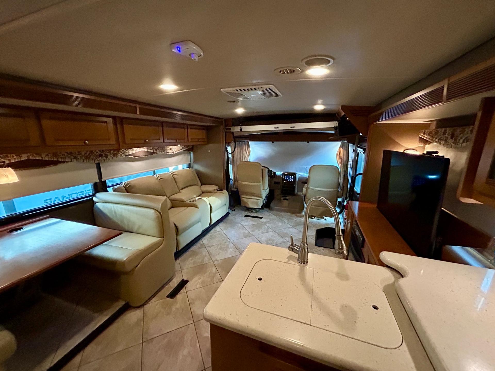 2018 Winnebago 2018 Winnebago Sunova - thumbnail 6