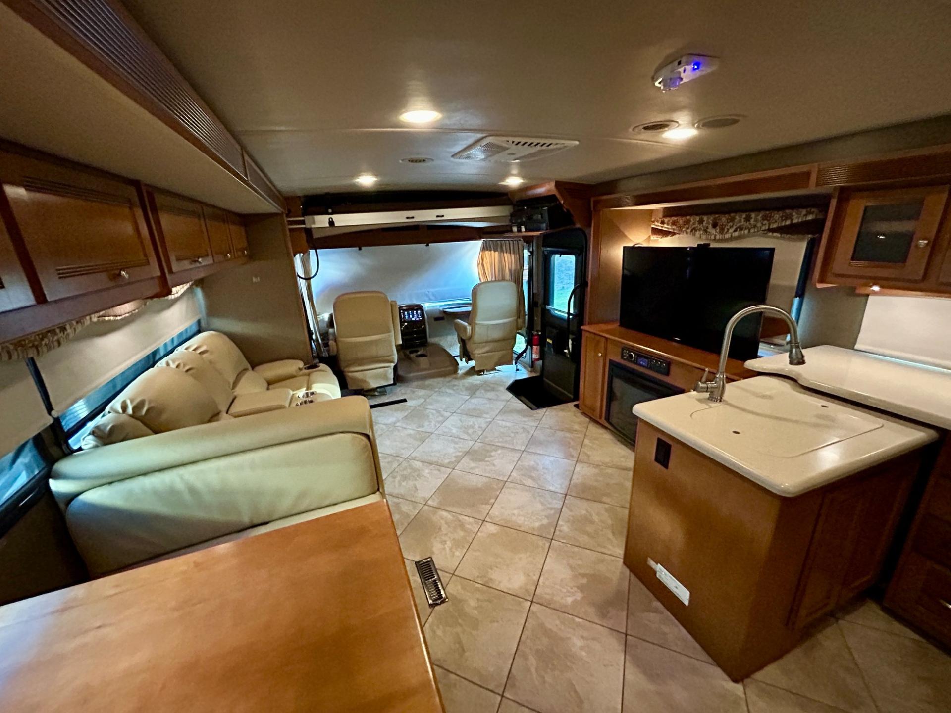2018 Winnebago 2018 Winnebago Sunova - thumbnail 5