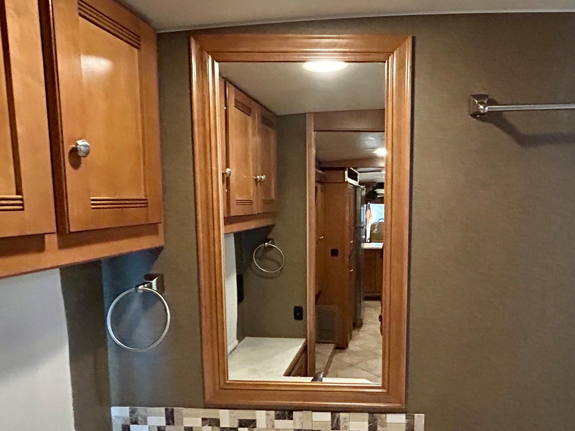 2018 Winnebago 2018 Winnebago Sunova - thumbnail 34