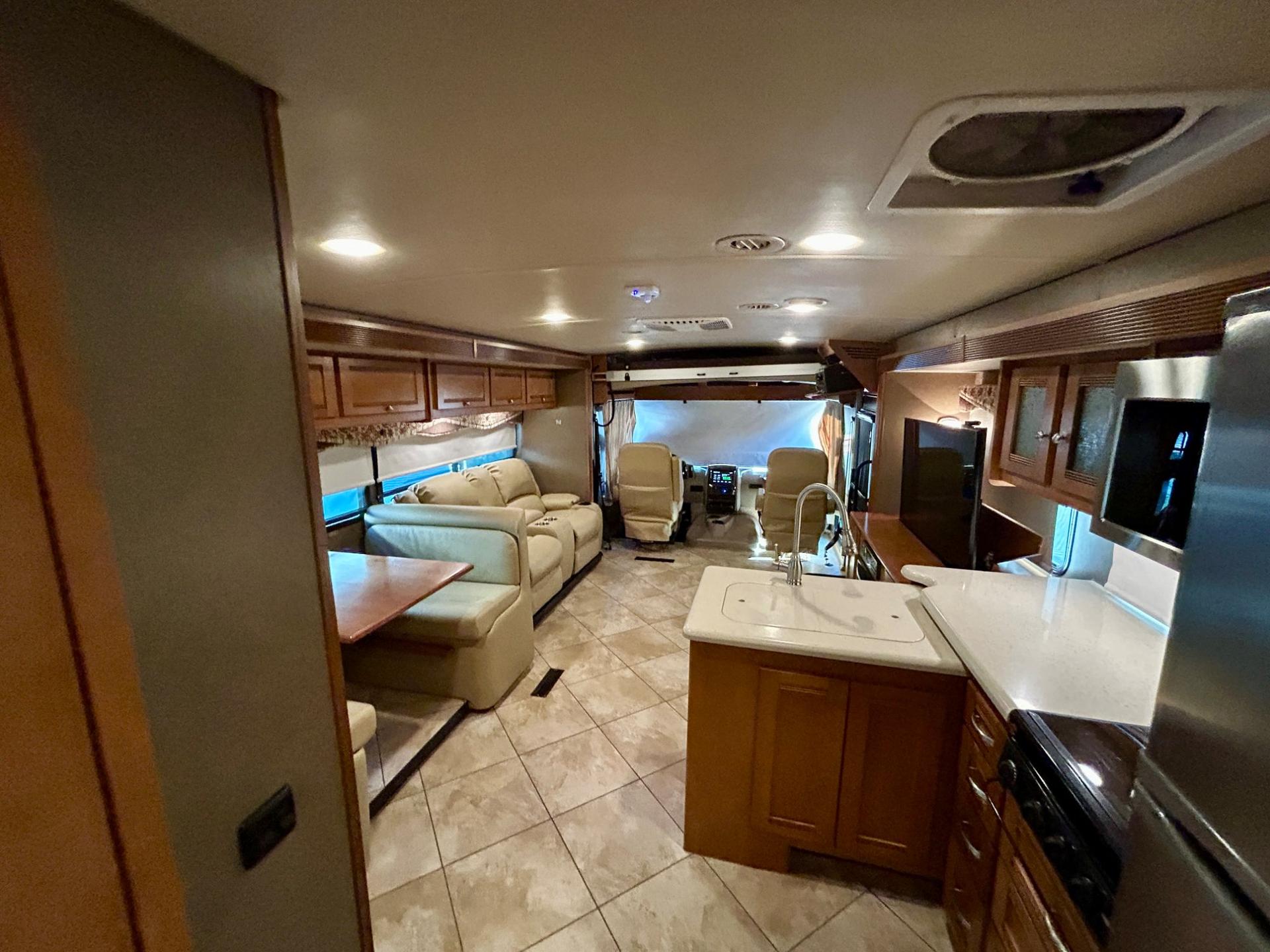 2018 Winnebago 2018 Winnebago Sunova - thumbnail 7