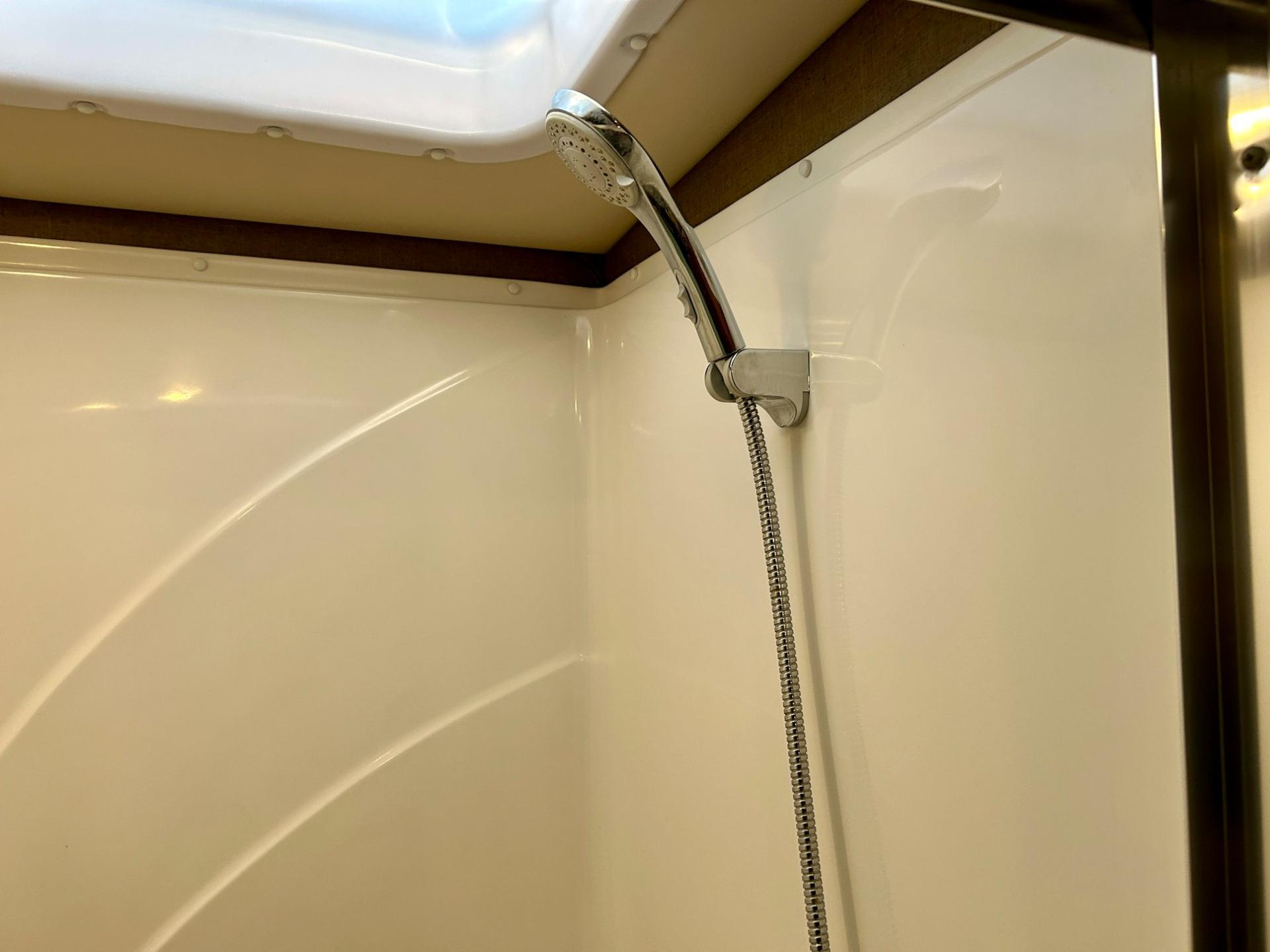 2018 Winnebago 2018 Winnebago Sunova - thumbnail 37