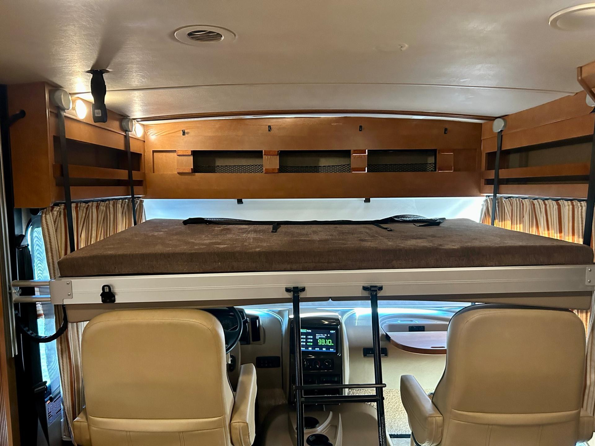 2018 Winnebago 2018 Winnebago Sunova - thumbnail 44