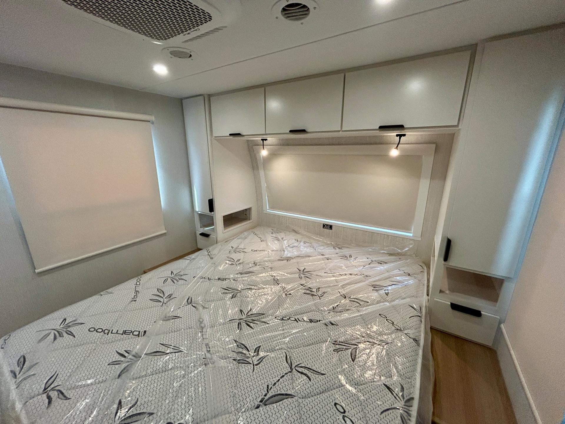 2027 Winnebago 2027 Winnebago Thrive - thumbnail 23