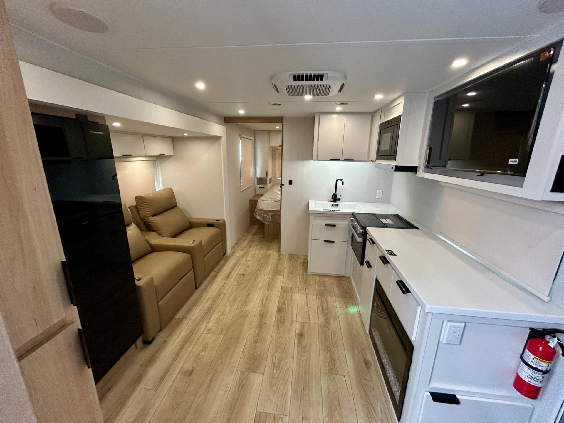 2027 Winnebago 2027 Winnebago Thrive - thumbnail 4