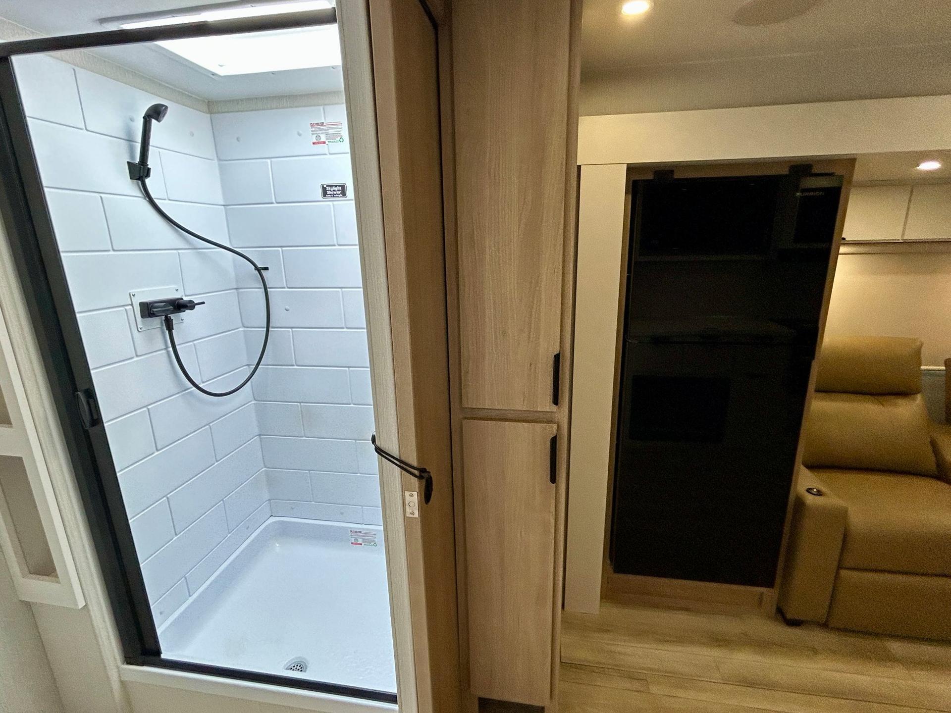 2027 Winnebago 2027 Winnebago Thrive - thumbnail 8