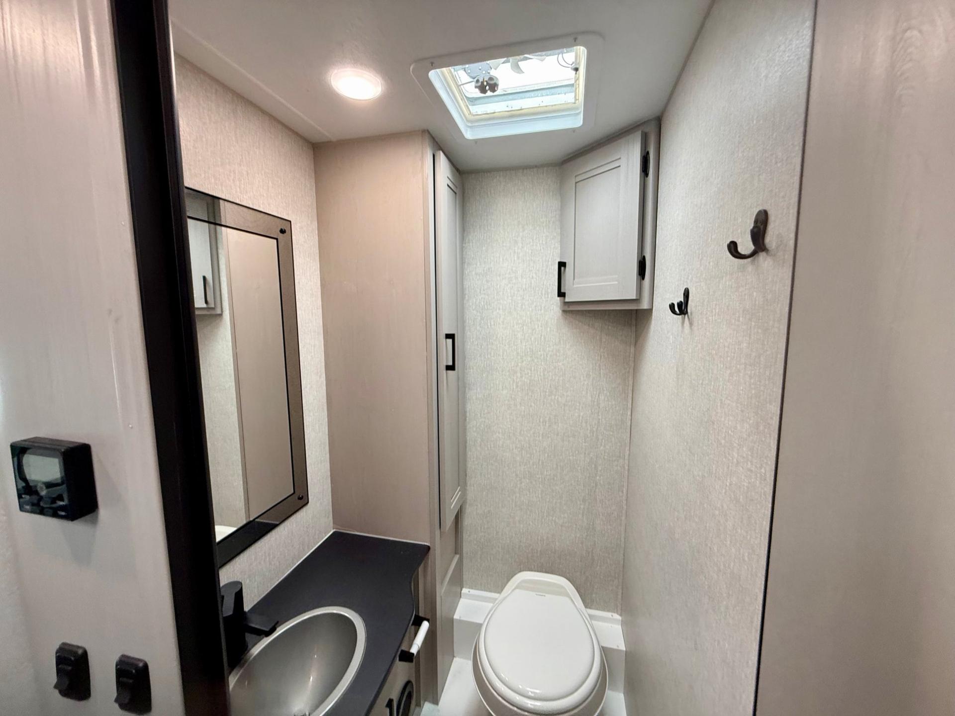 2024 Coachmen 2024 Coachmen Freelander - thumbnail 21