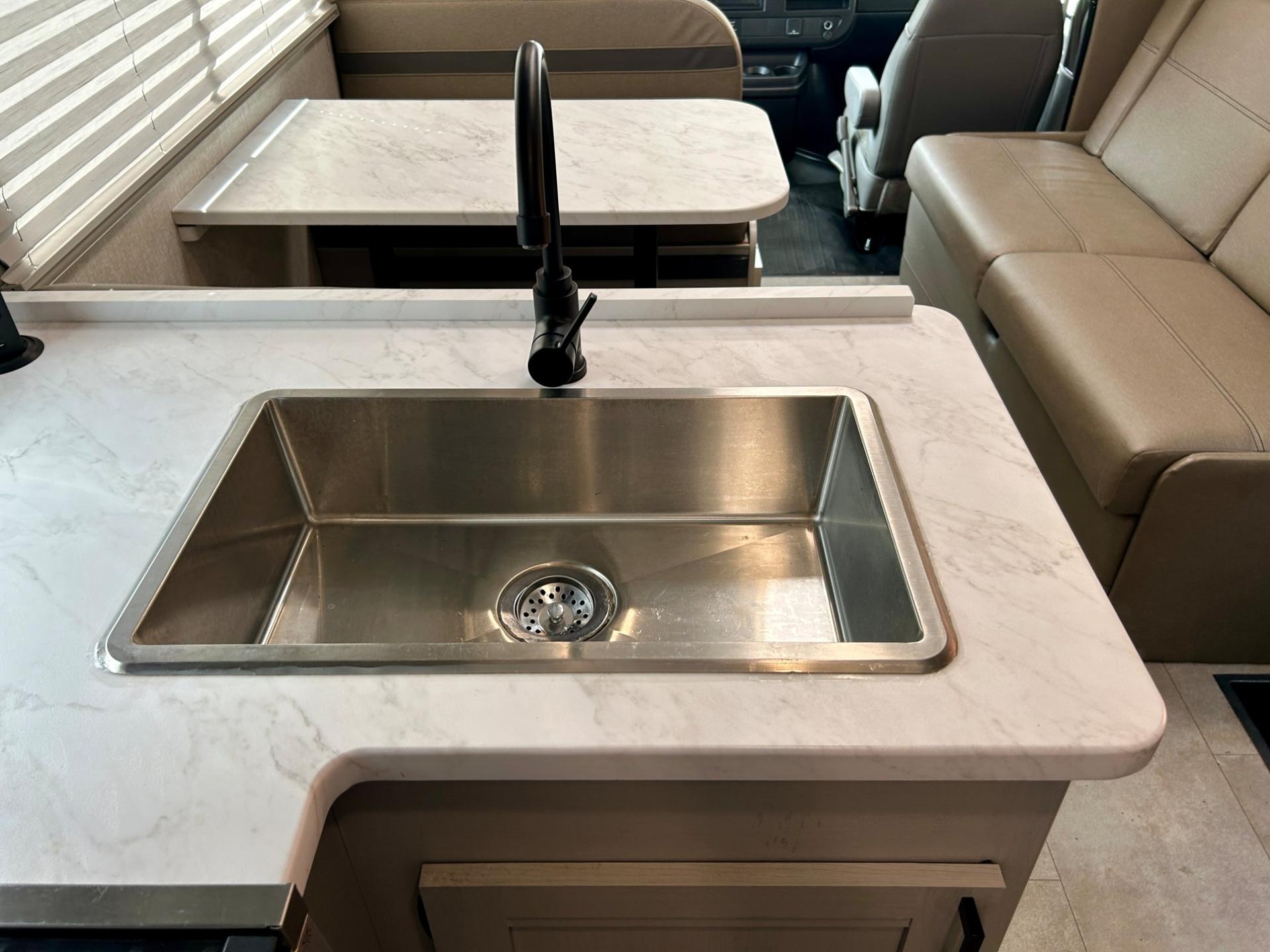 2024 Coachmen 2024 Coachmen Freelander - thumbnail 16
