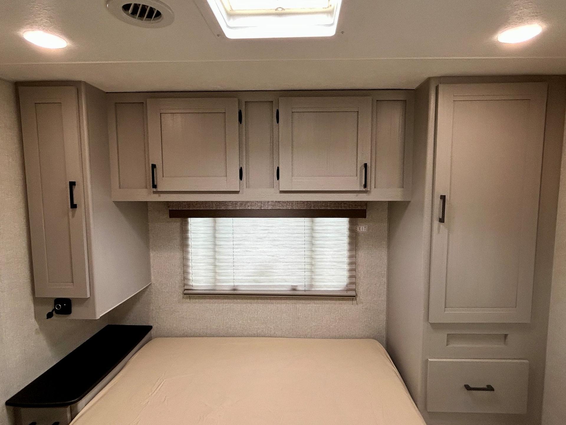 2024 Coachmen 2024 Coachmen Freelander - thumbnail 24