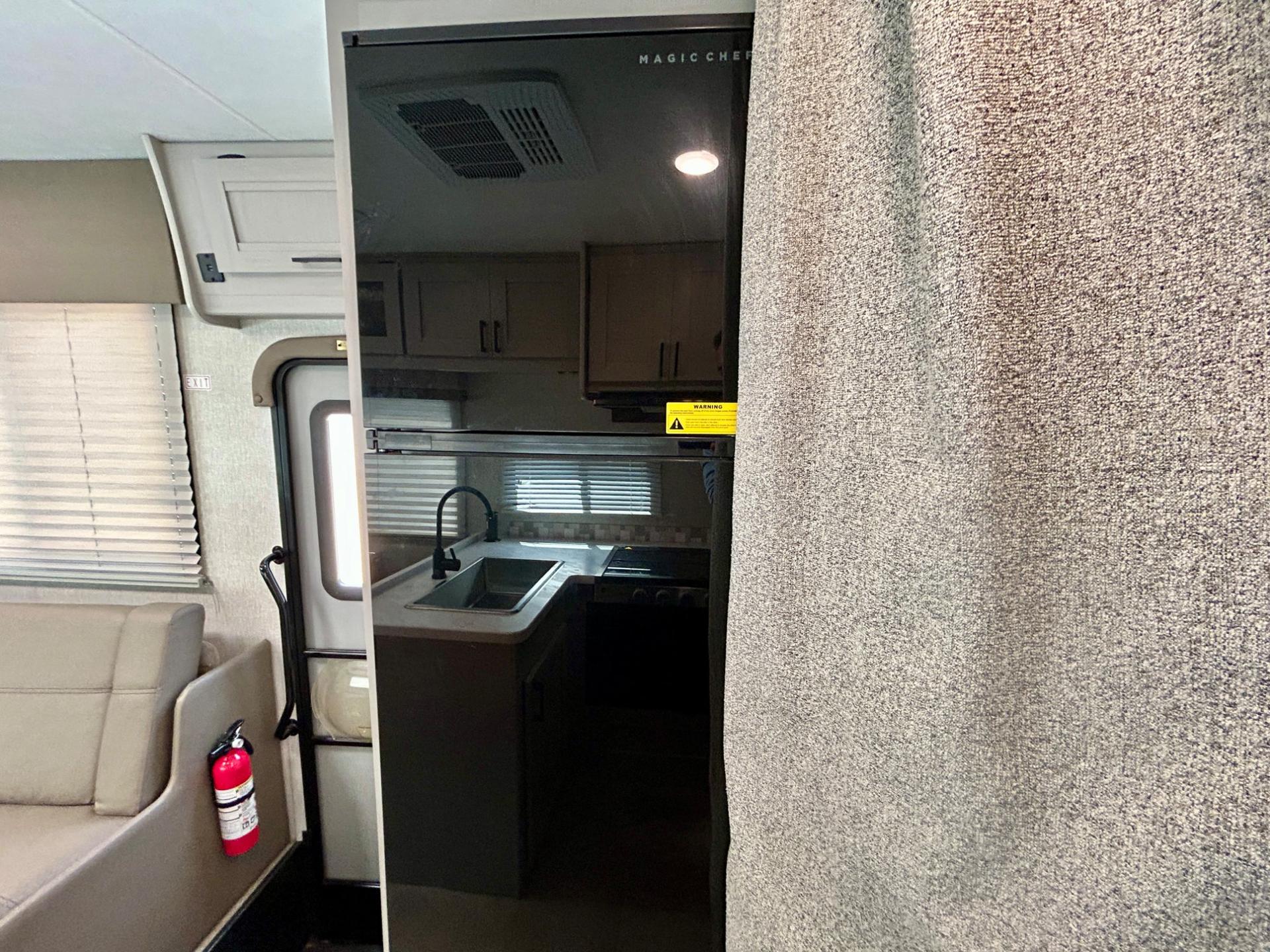 2024 Coachmen 2024 Coachmen Freelander - thumbnail 19