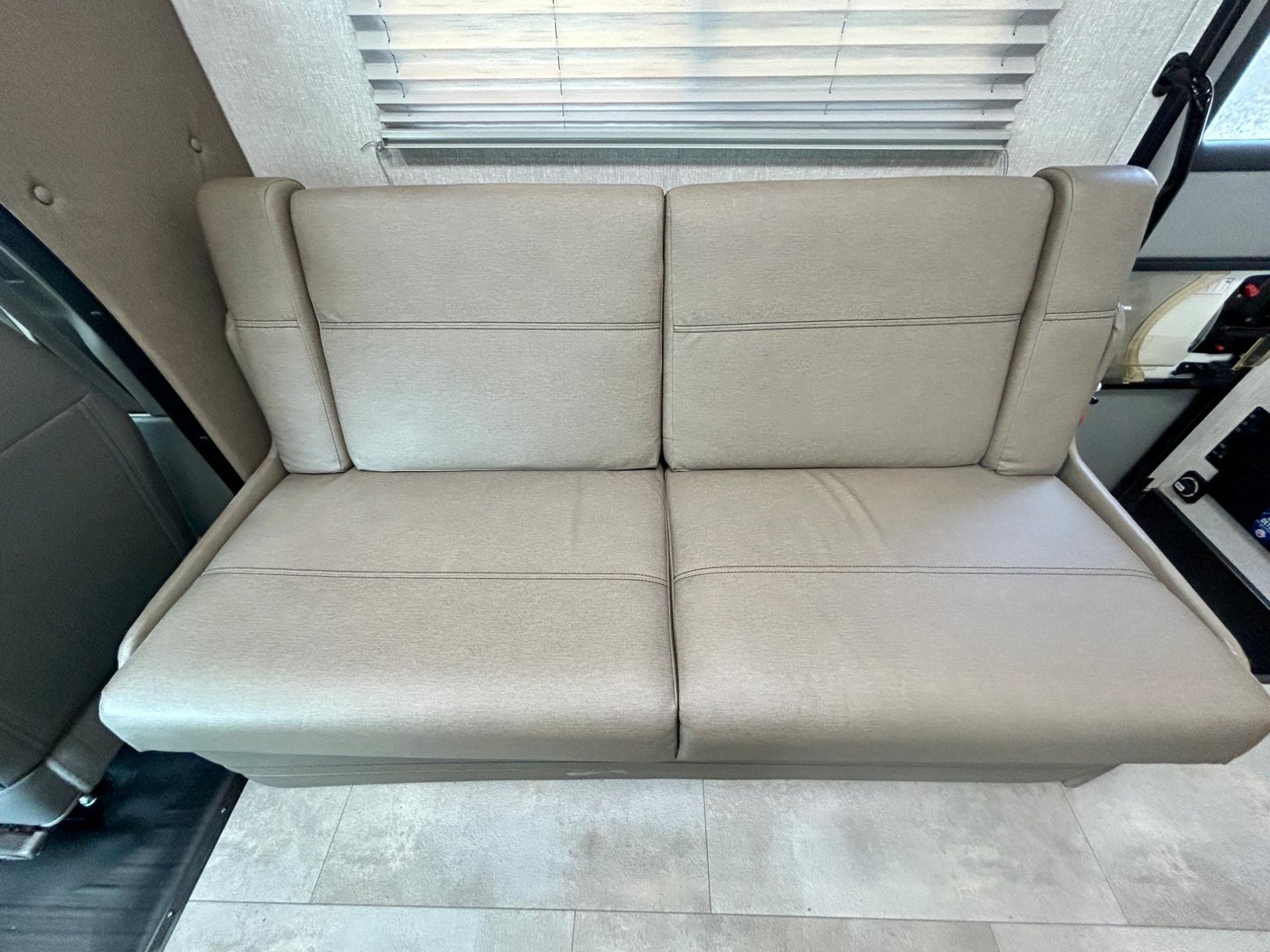 2024 Coachmen 2024 Coachmen Freelander - thumbnail 11