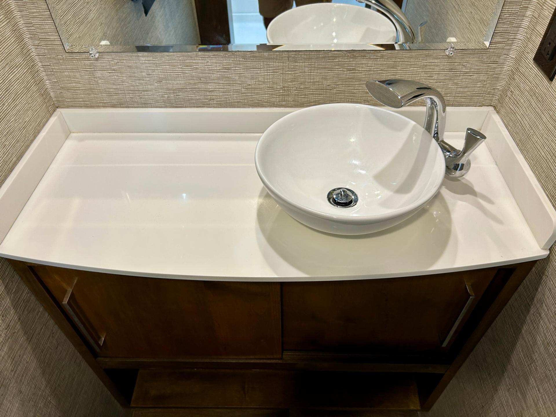 2020 Tiffin Motorhomes 2020 Tiffin Motorhomes Wayfarer - thumbnail 23