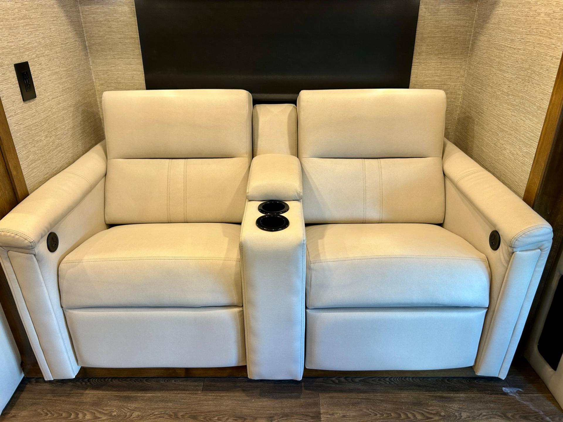 2020 Tiffin Motorhomes 2020 Tiffin Motorhomes Wayfarer - thumbnail 7