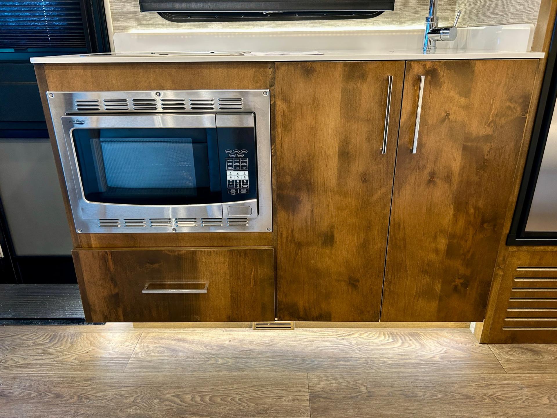 2020 Tiffin Motorhomes 2020 Tiffin Motorhomes Wayfarer - thumbnail 12