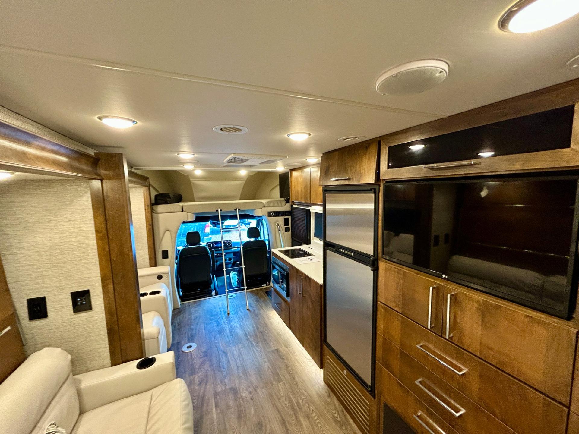 2020 Tiffin Motorhomes 2020 Tiffin Motorhomes Wayfarer - thumbnail 6