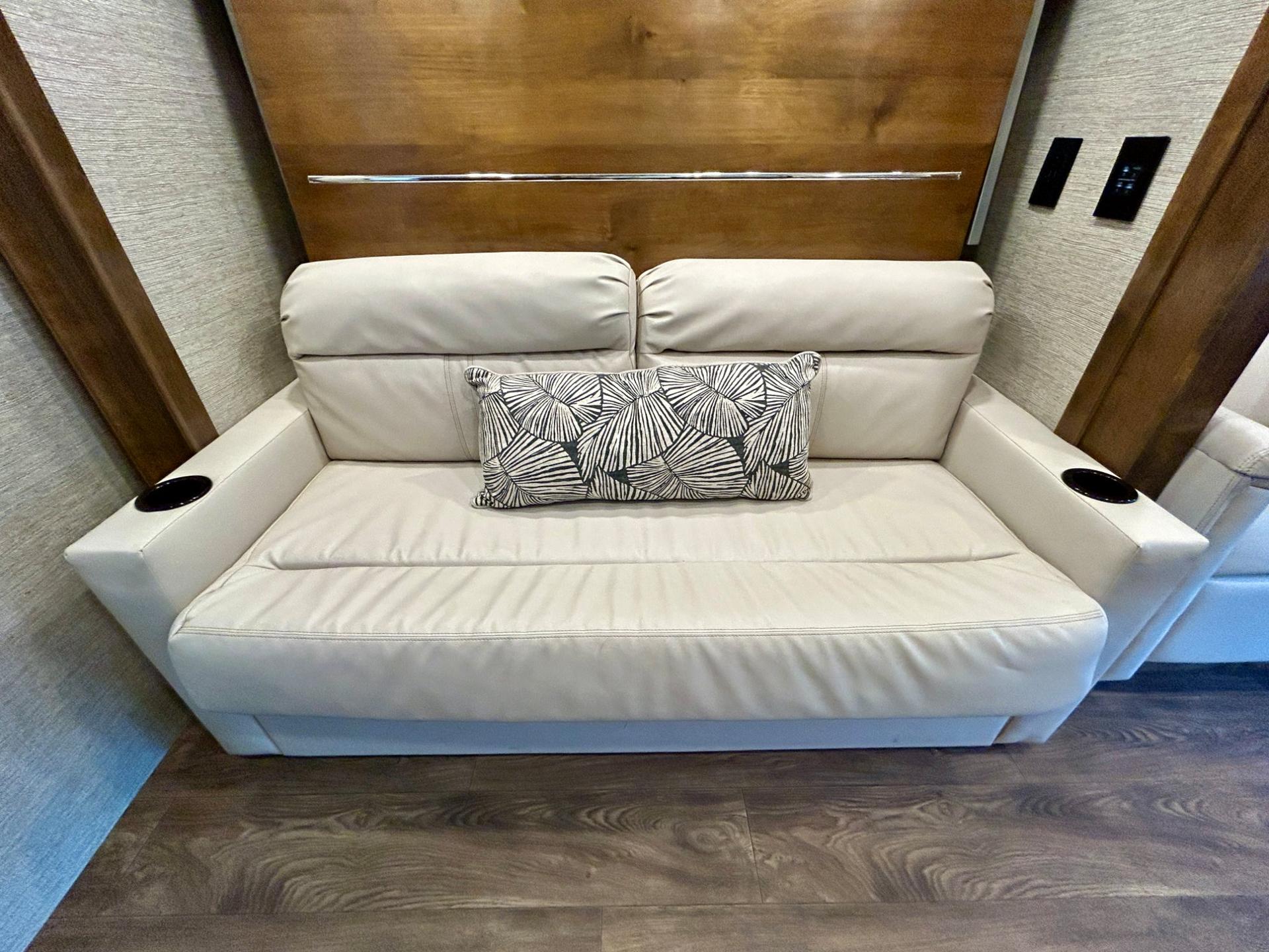 2020 Tiffin Motorhomes 2020 Tiffin Motorhomes Wayfarer - thumbnail 18