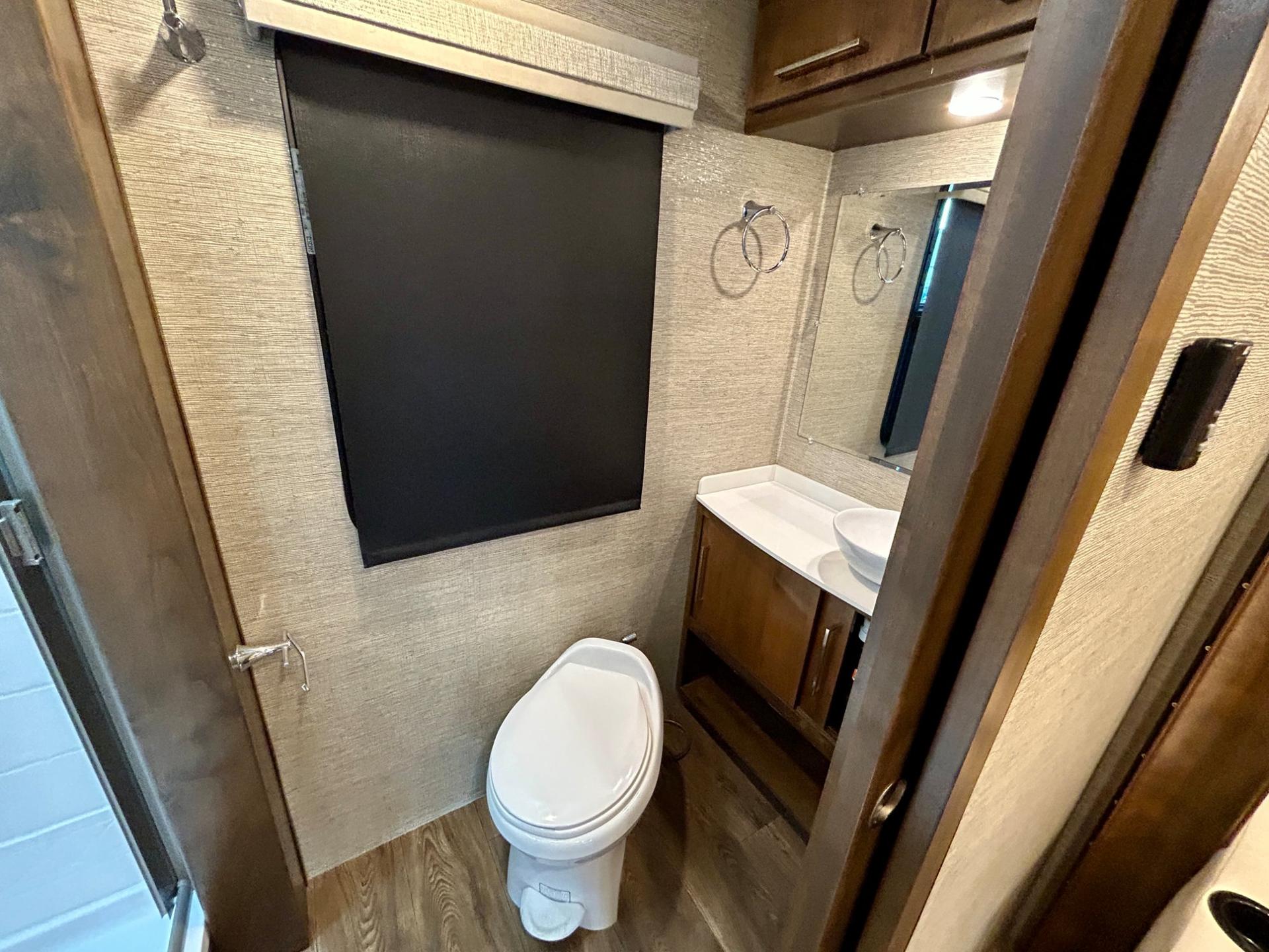 2020 Tiffin Motorhomes 2020 Tiffin Motorhomes Wayfarer - thumbnail 21