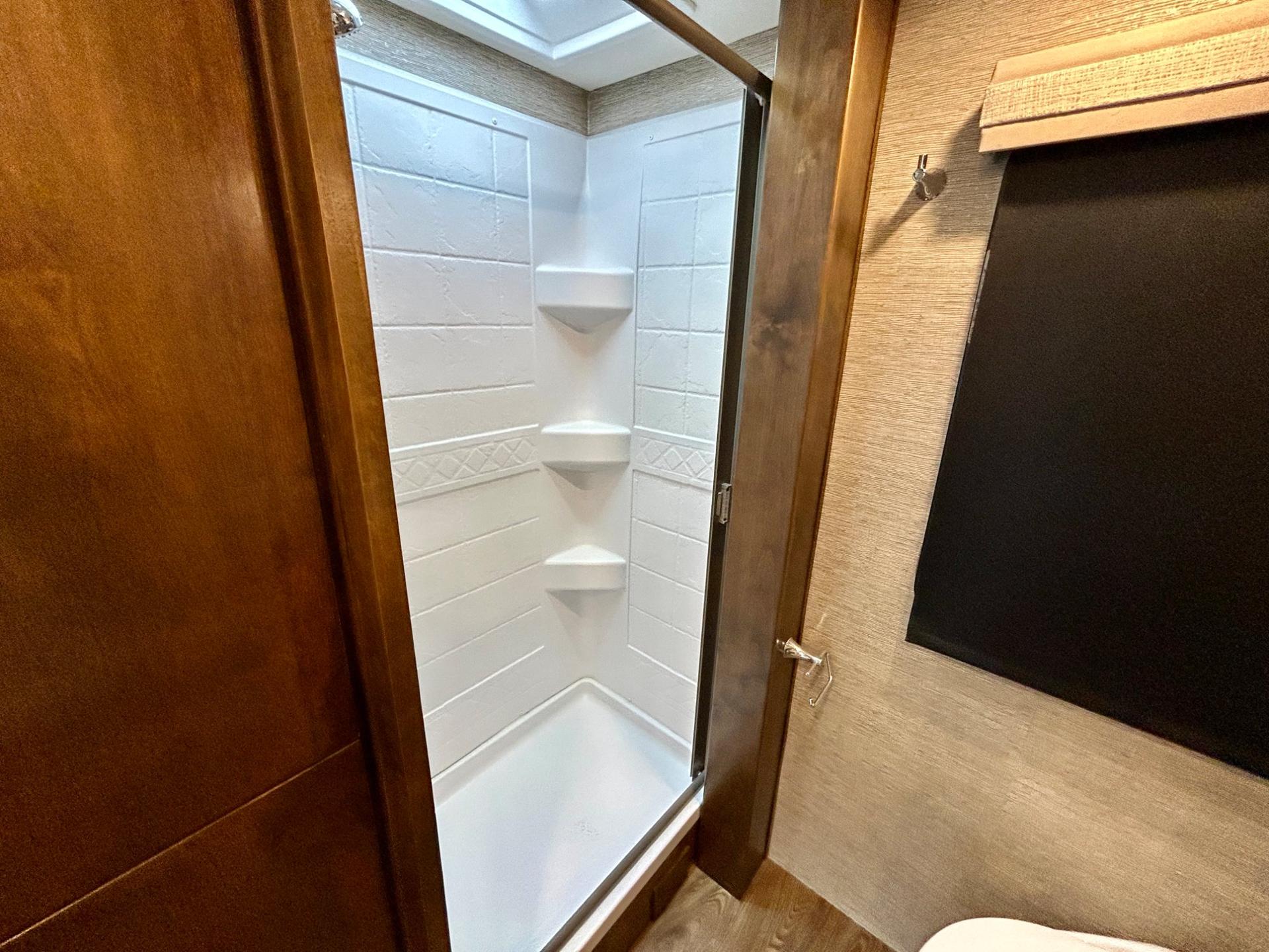 2020 Tiffin Motorhomes 2020 Tiffin Motorhomes Wayfarer - thumbnail 25