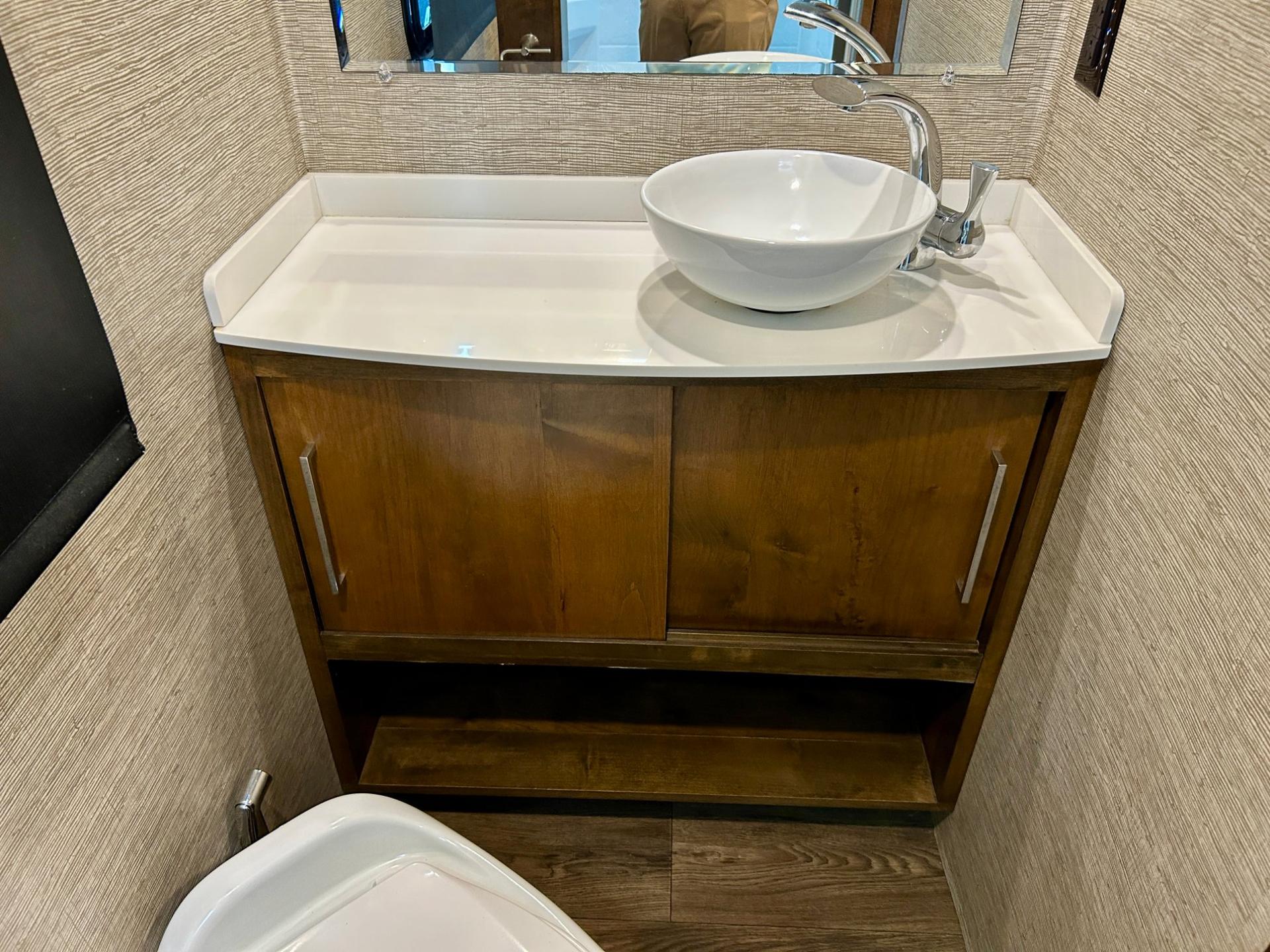 2020 Tiffin Motorhomes 2020 Tiffin Motorhomes Wayfarer - thumbnail 22