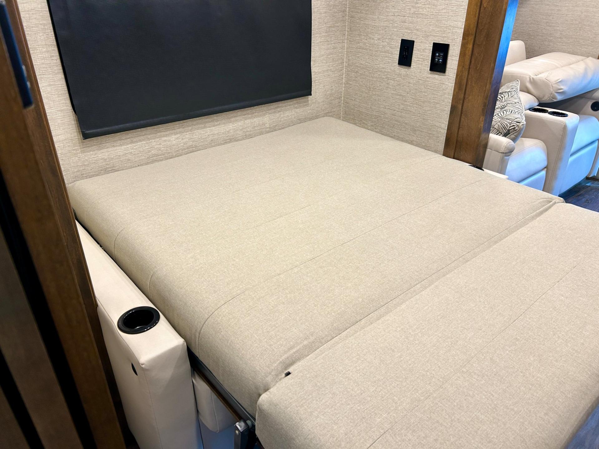 2020 Tiffin Motorhomes 2020 Tiffin Motorhomes Wayfarer - thumbnail 20