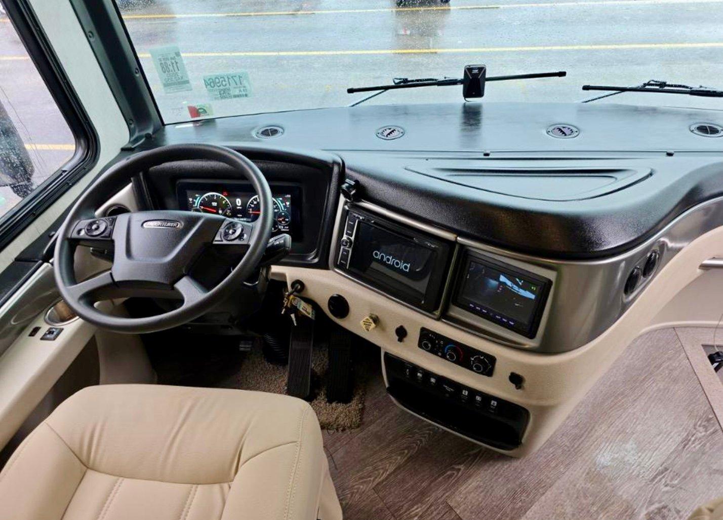 2020 Fleetwood 2020 Fleetwood Pace Arrow - thumbnail 9