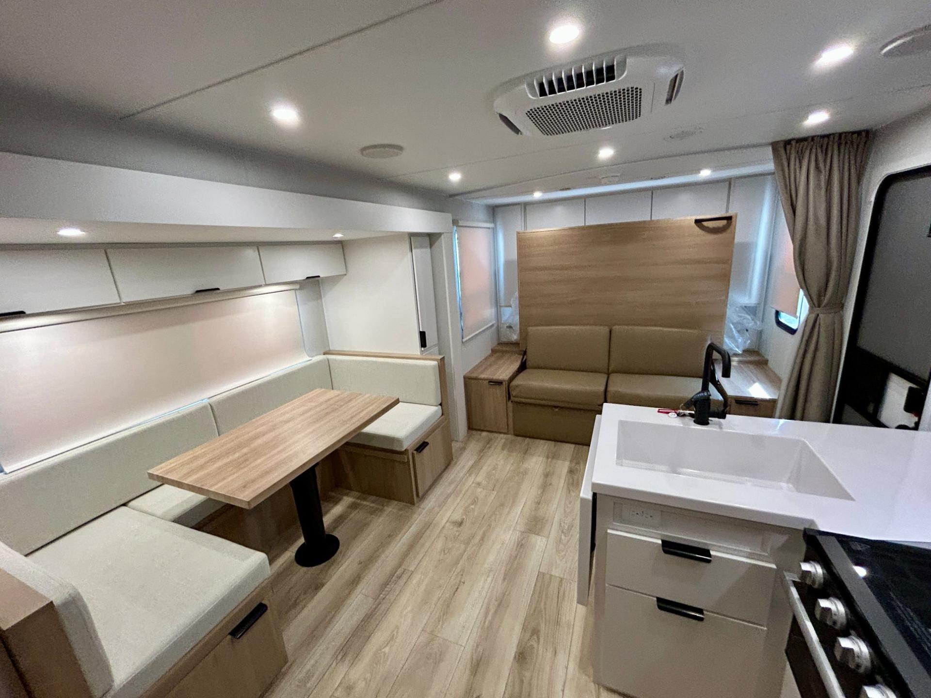 2027 Winnebago 2027 Winnebago Thrive - thumbnail 6