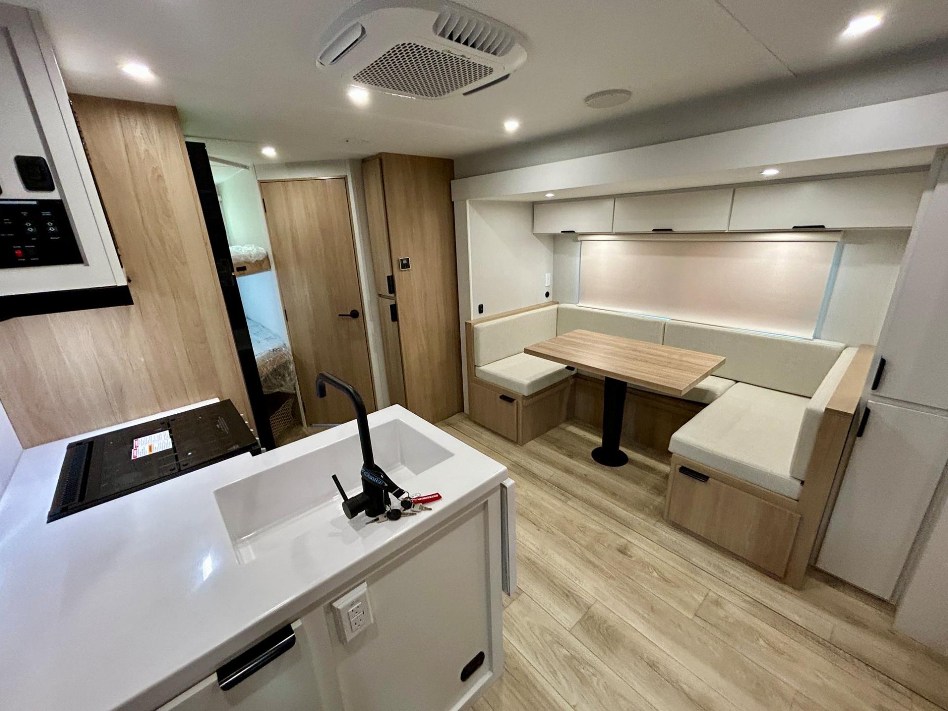 2027 Winnebago 2027 Winnebago Thrive - thumbnail 3