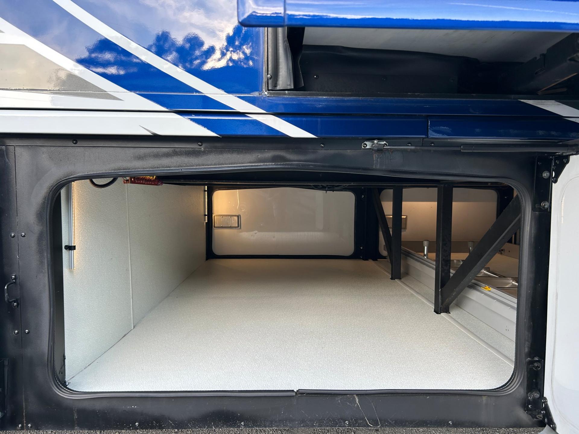 2020 Fleetwood 2020 Fleetwood Pace Arrow - thumbnail 60