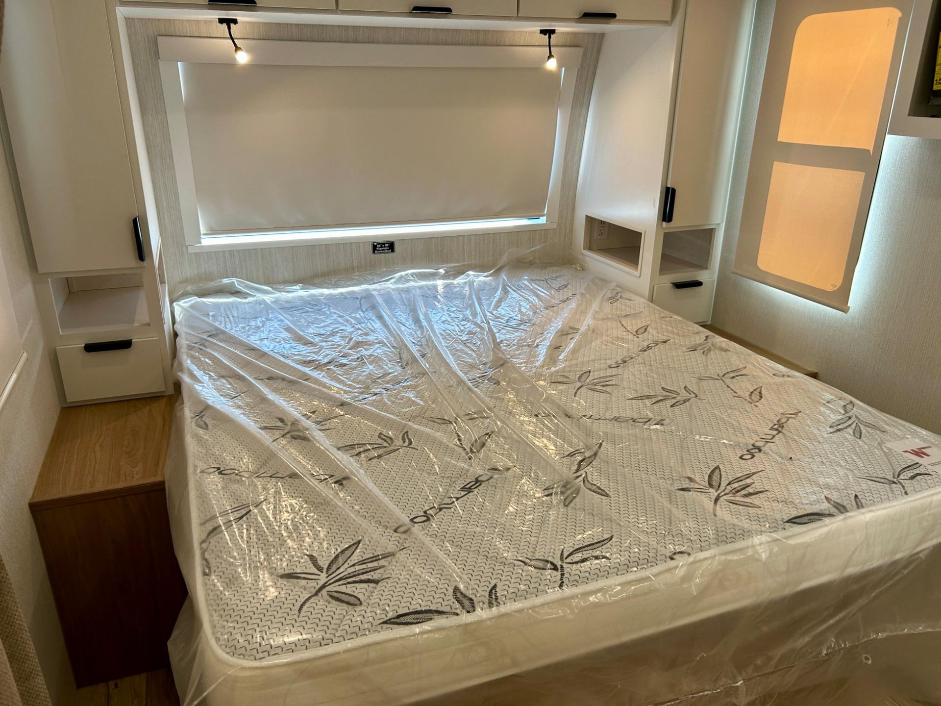 2027 Winnebago 2027 Winnebago Thrive - thumbnail 17