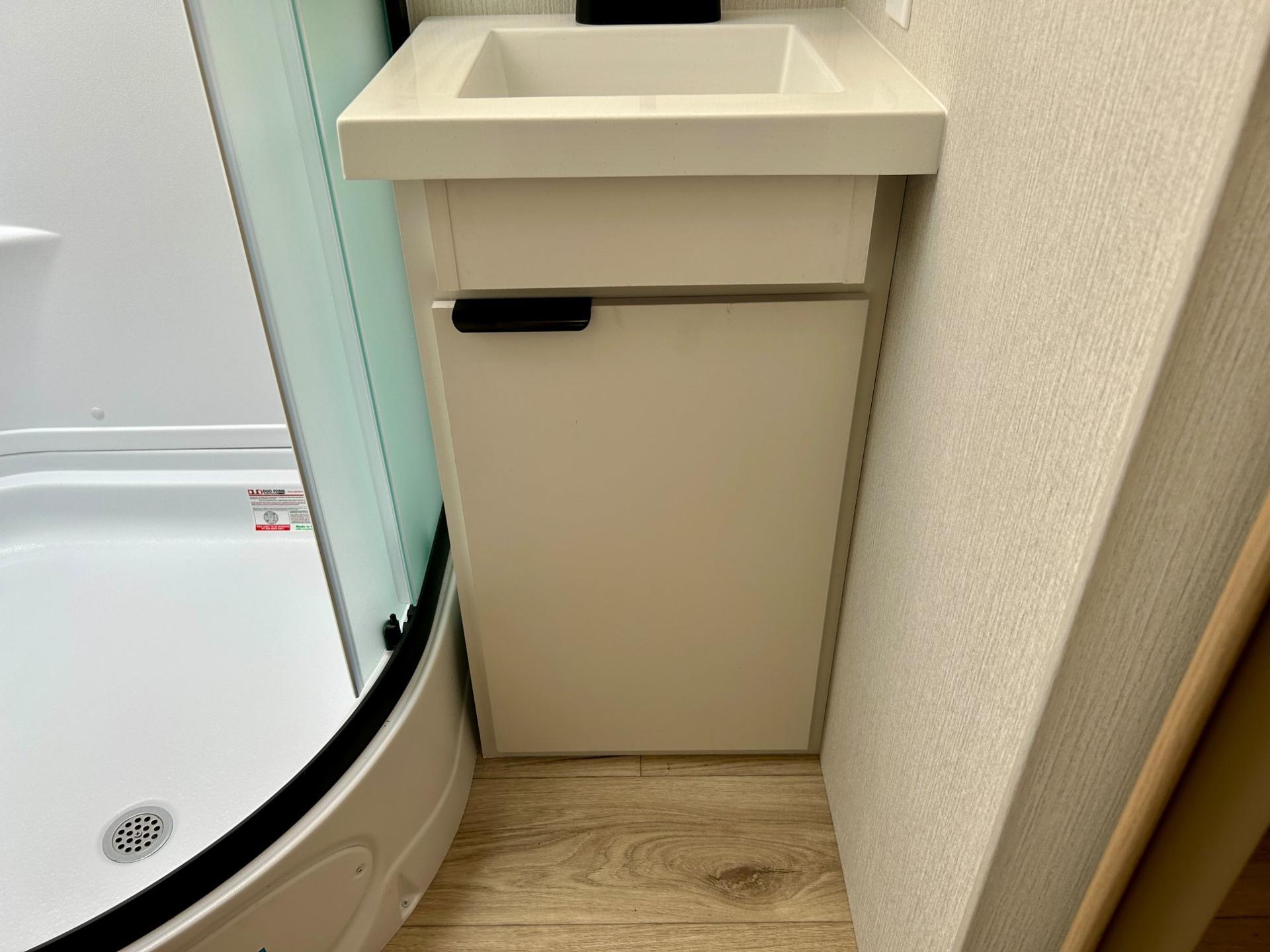 2027 Winnebago 2027 Winnebago Thrive - thumbnail 20