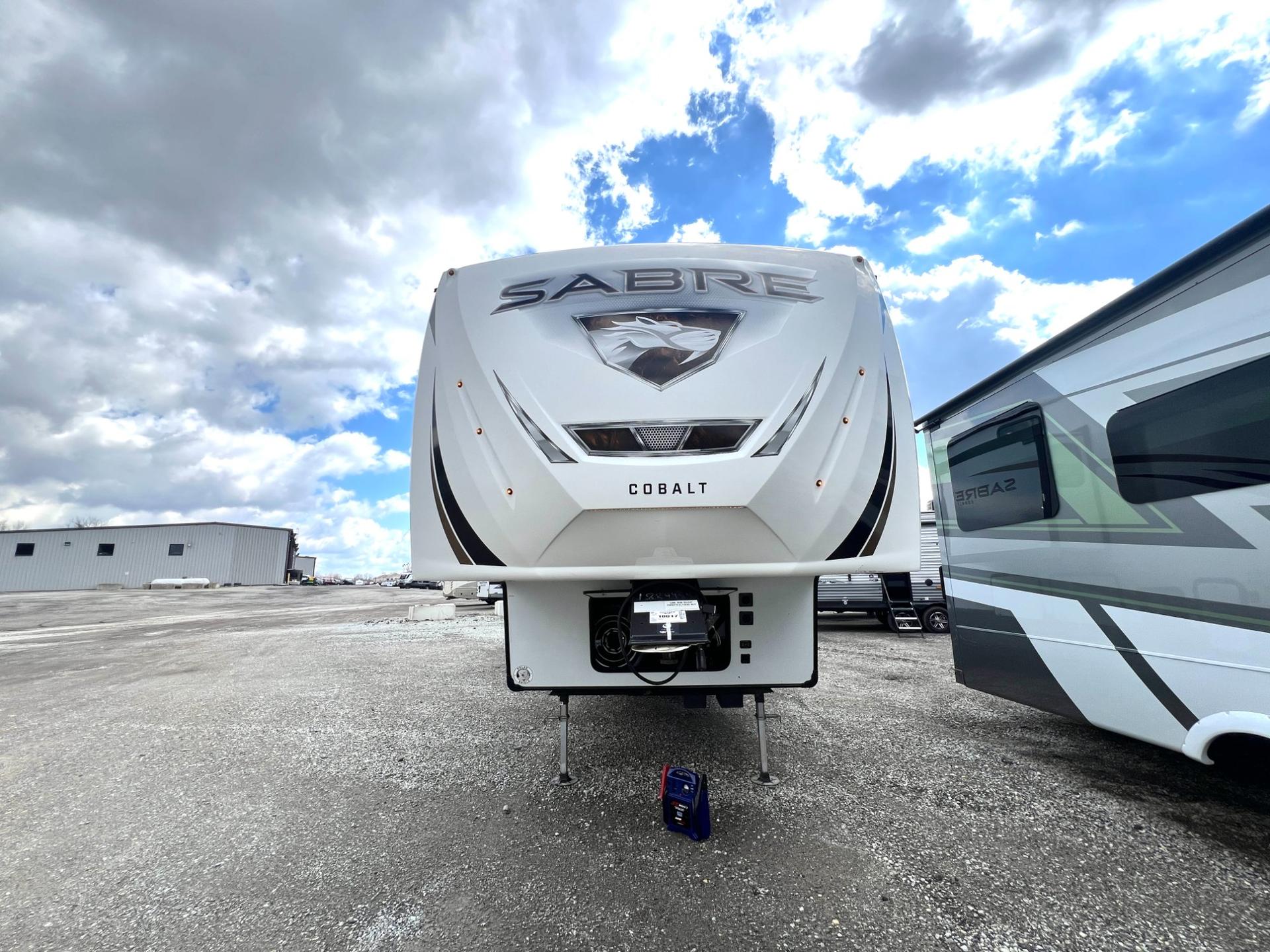 2021 Forest River 2021 Forest River Sabre - thumbnail 4