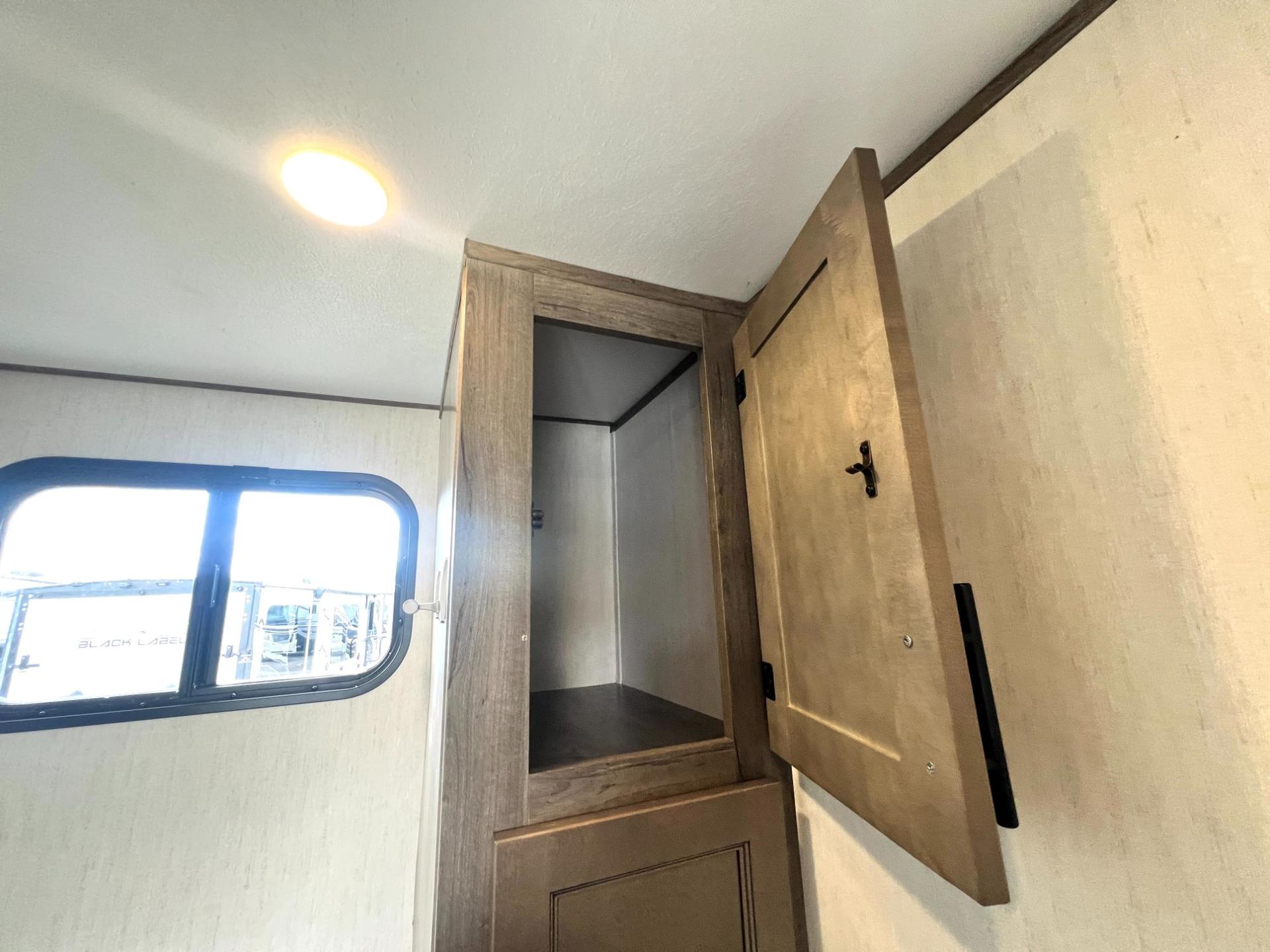 2021 Forest River 2021 Forest River Sabre - thumbnail 40