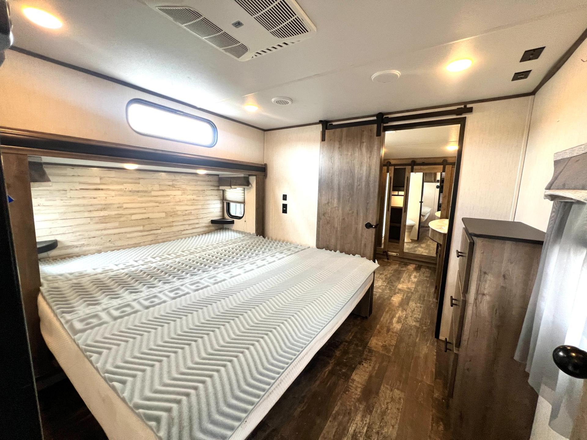 2021 Forest River 2021 Forest River Sabre - thumbnail 41