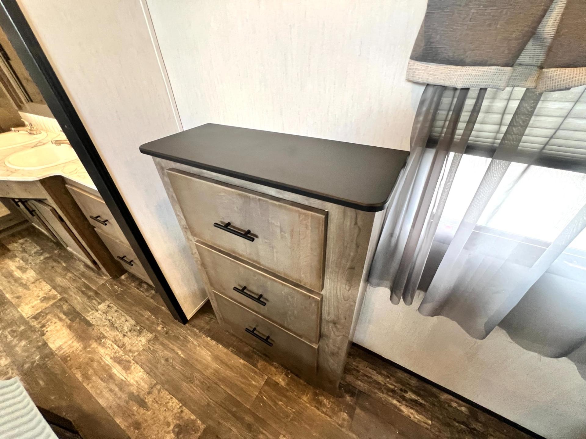 2021 Forest River 2021 Forest River Sabre - thumbnail 43