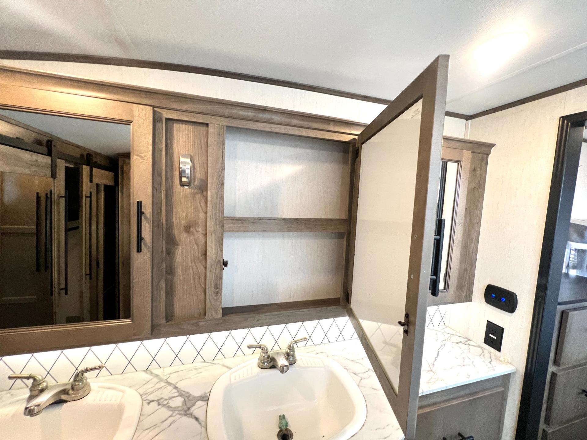 2021 Forest River 2021 Forest River Sabre - thumbnail 48