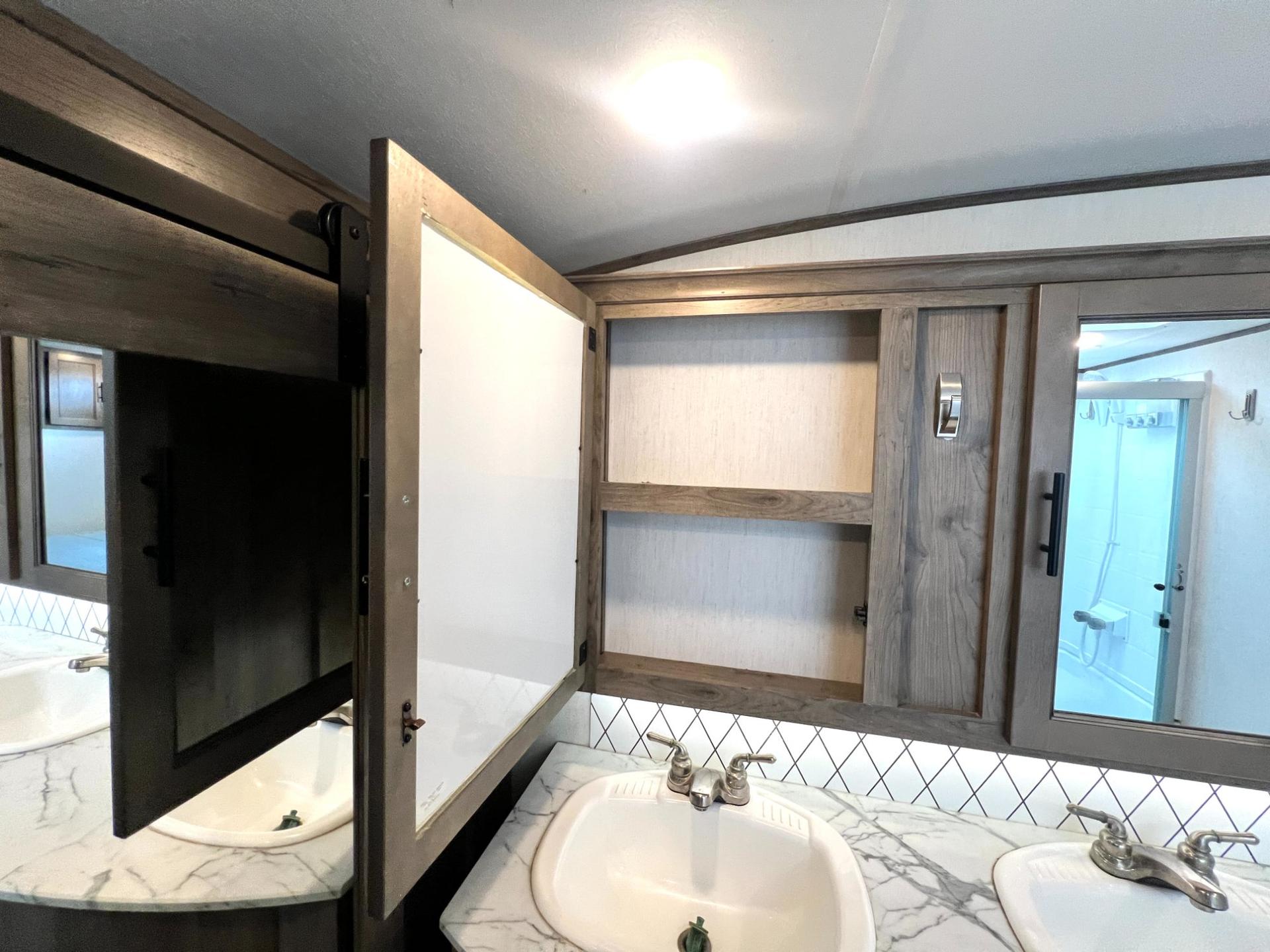 2021 Forest River 2021 Forest River Sabre - thumbnail 49