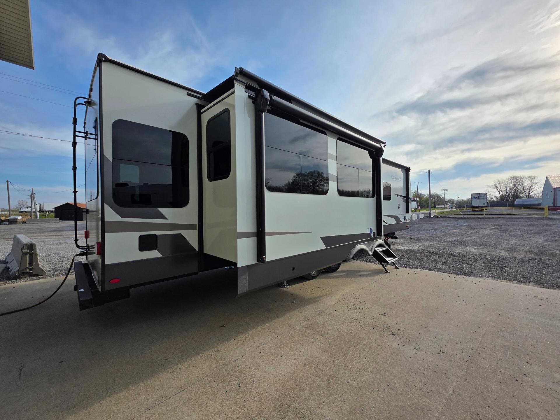 2026 Forest River 2026 Forest River Rockwood Signature - thumbnail 9