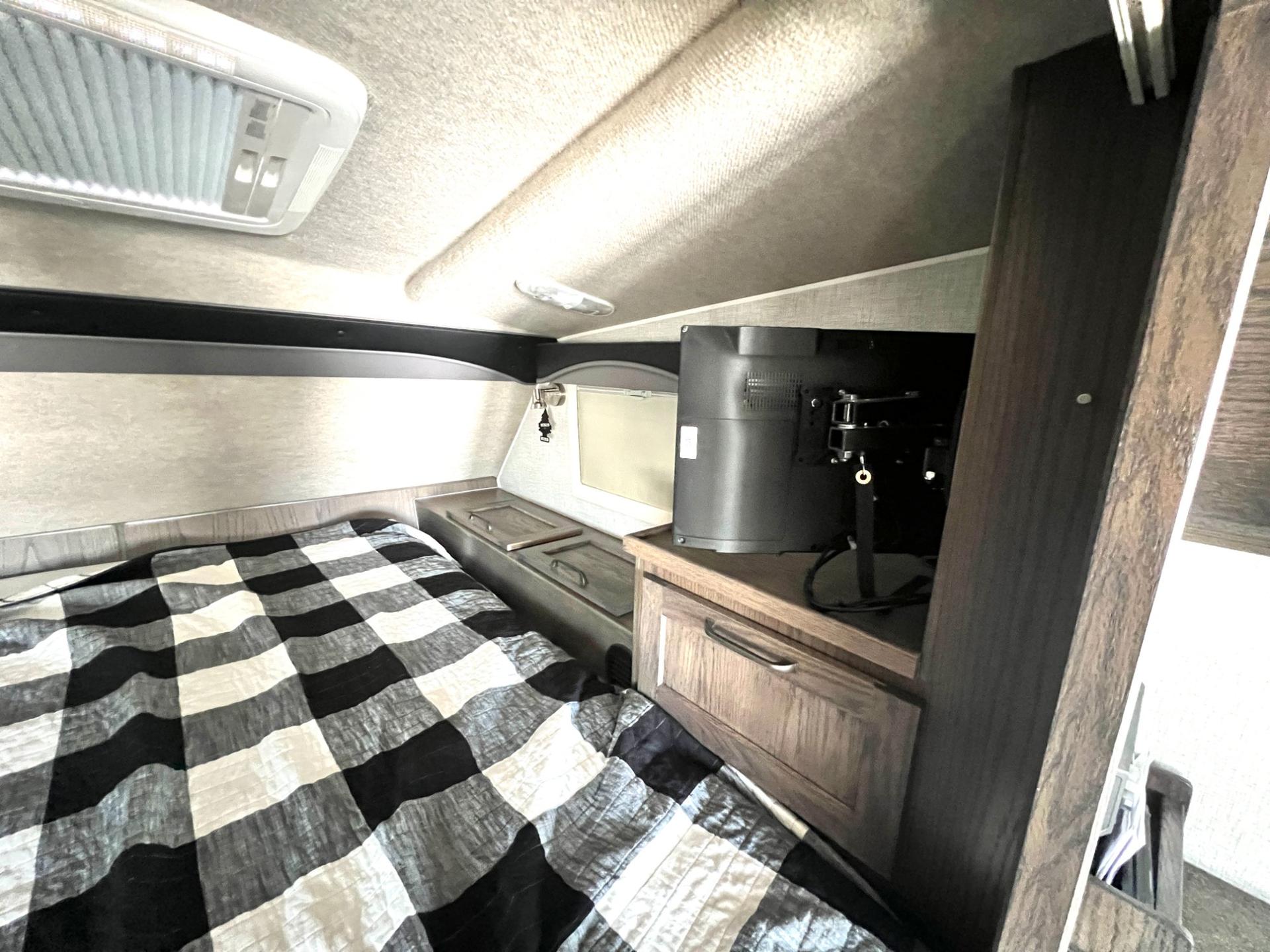 2023 Northern Lite 2023 Northern Lite 10 - thumbnail 41