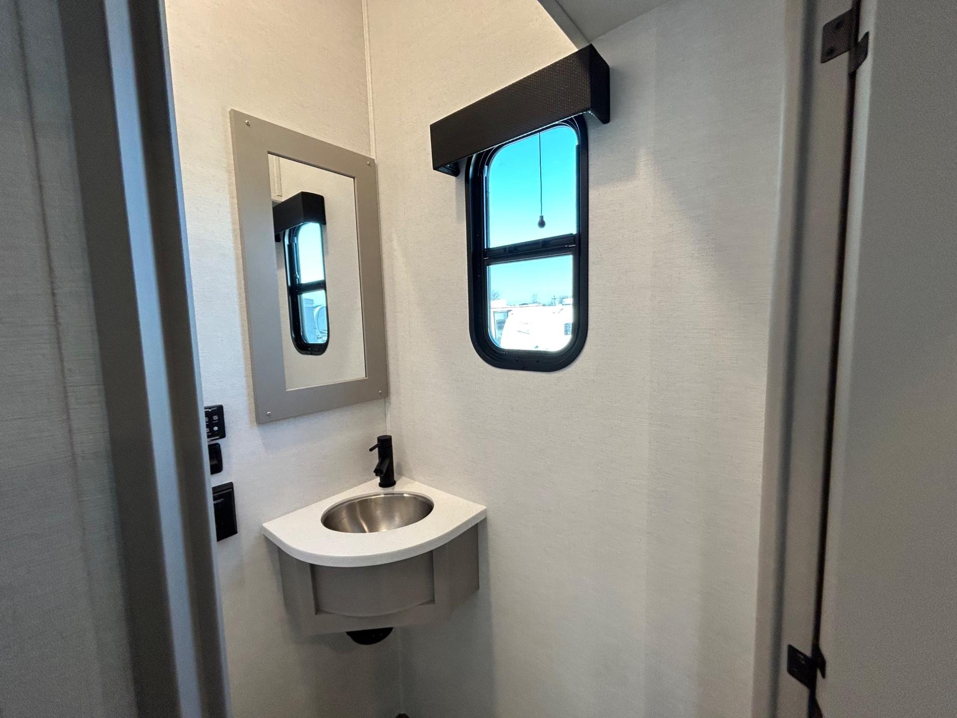 2026 Alliance 2026 Alliance Valor - thumbnail 85