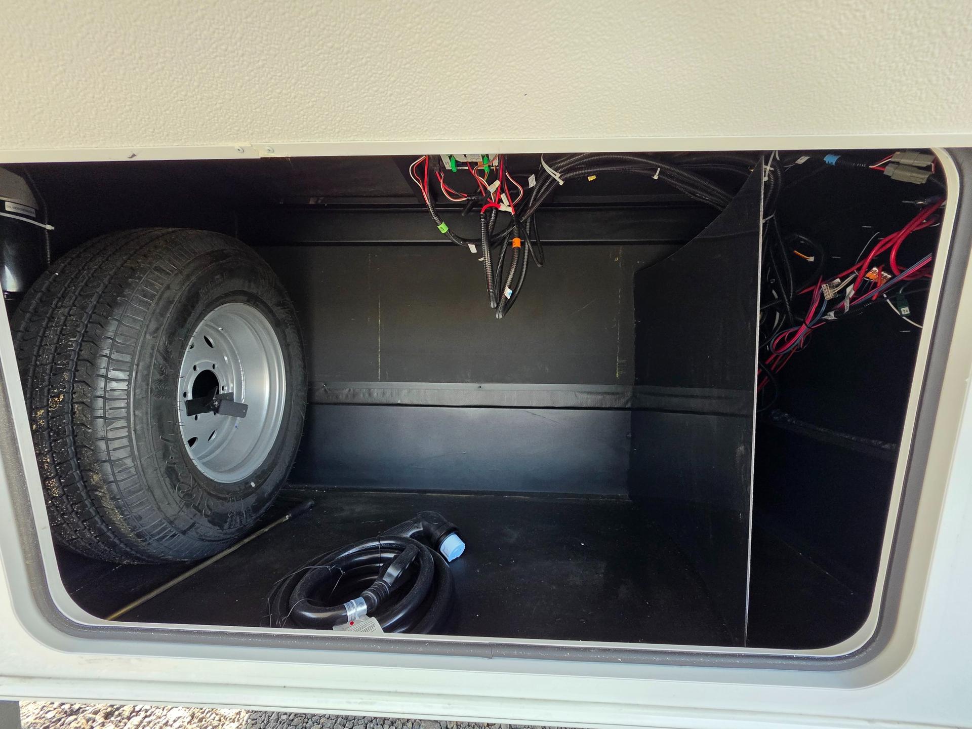 2026 Forest River 2026 Forest River Wildcat - thumbnail 6