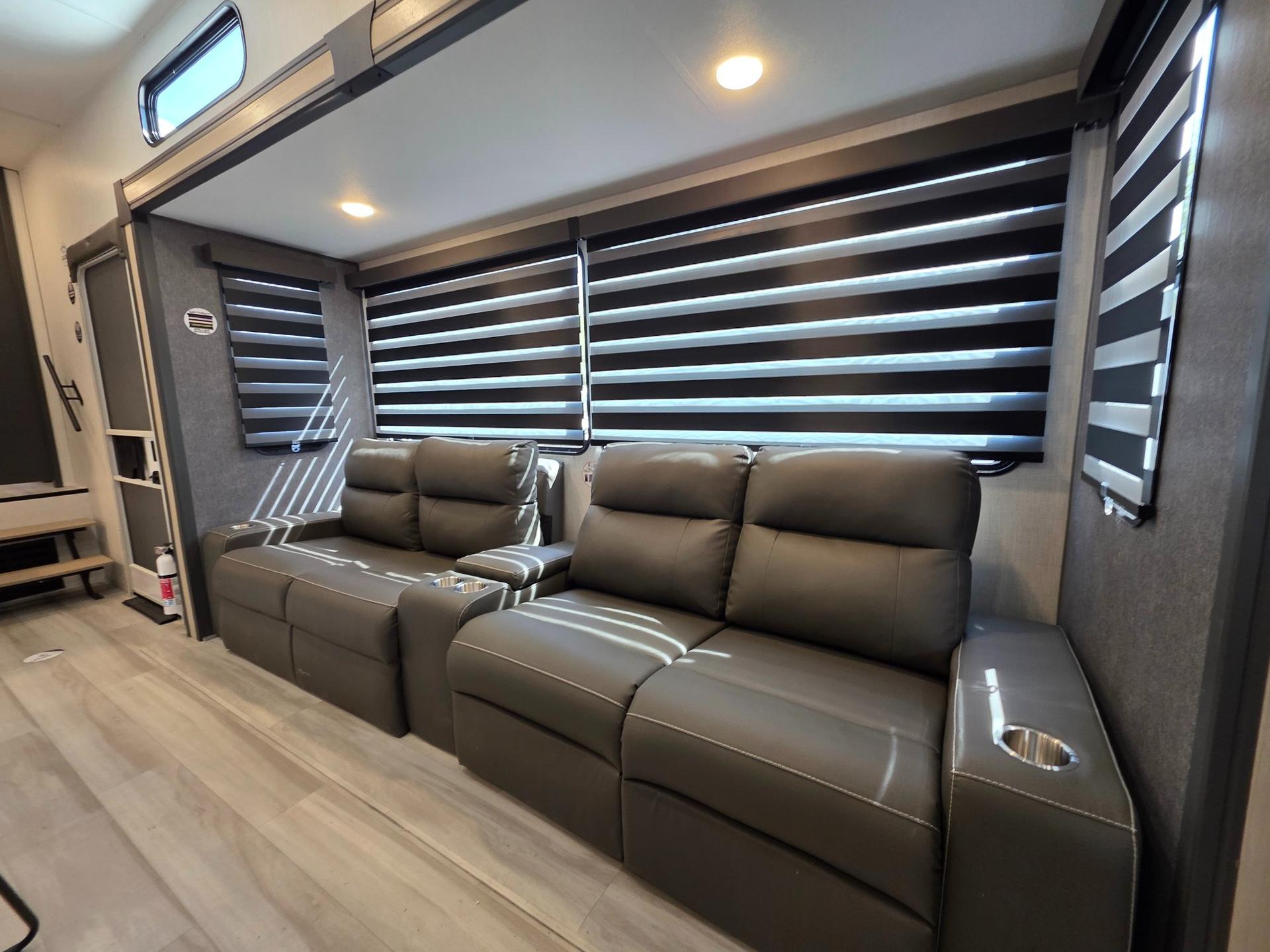 2026 Forest River 2026 Forest River Wildcat - thumbnail 18