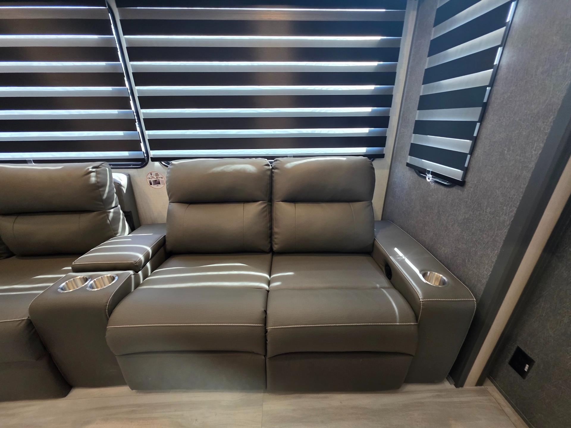 2026 Forest River 2026 Forest River Wildcat - thumbnail 19