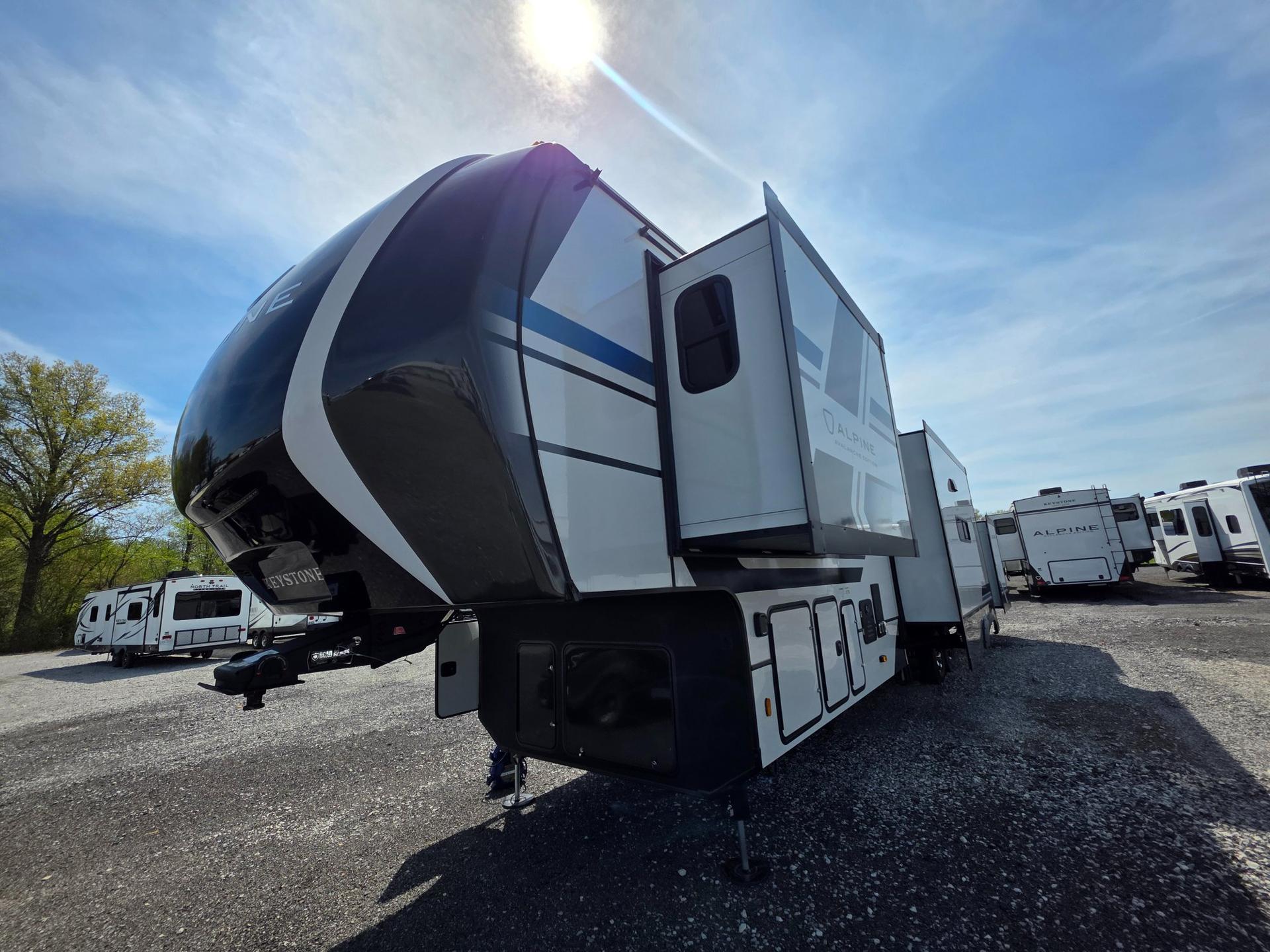 2026 Keystone 2026 Keystone Alpine Avalanche Edition - thumbnail 5