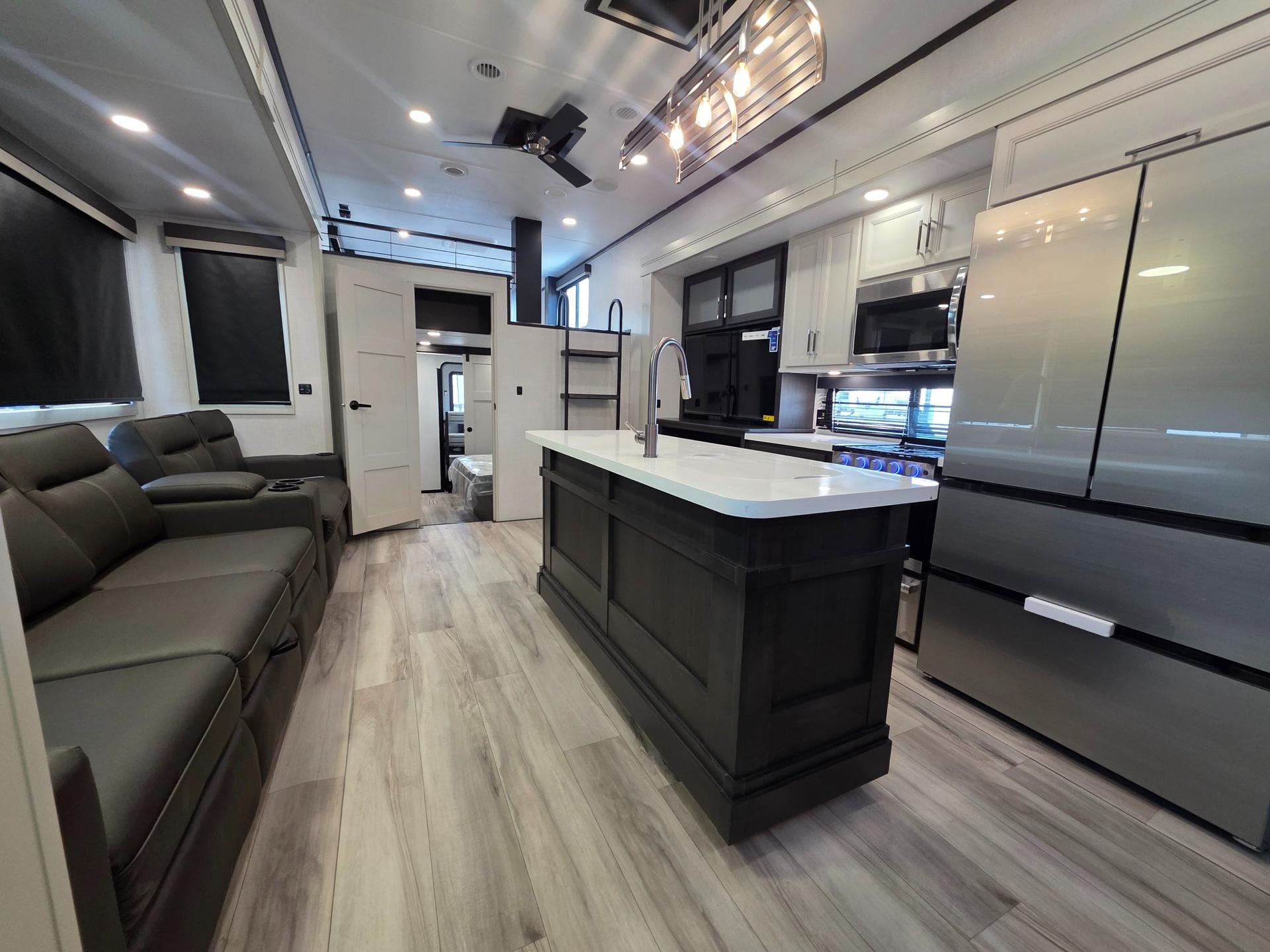 2026 Keystone 2026 Keystone Alpine Avalanche Edition - thumbnail 17