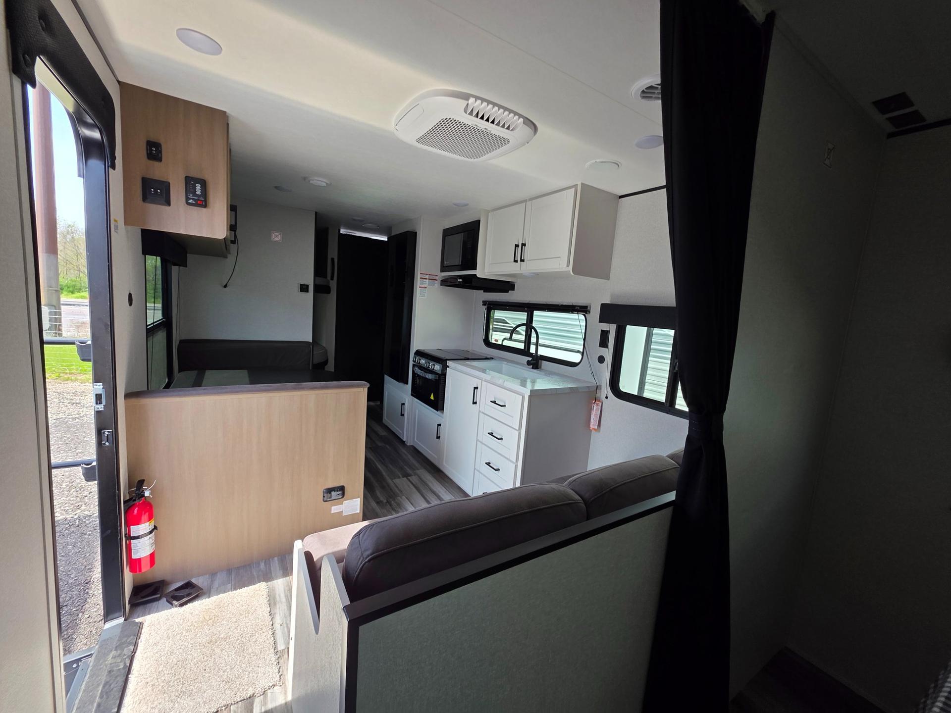 2026 Jayco 2026 Jayco Jay Flight SLX - thumbnail 13